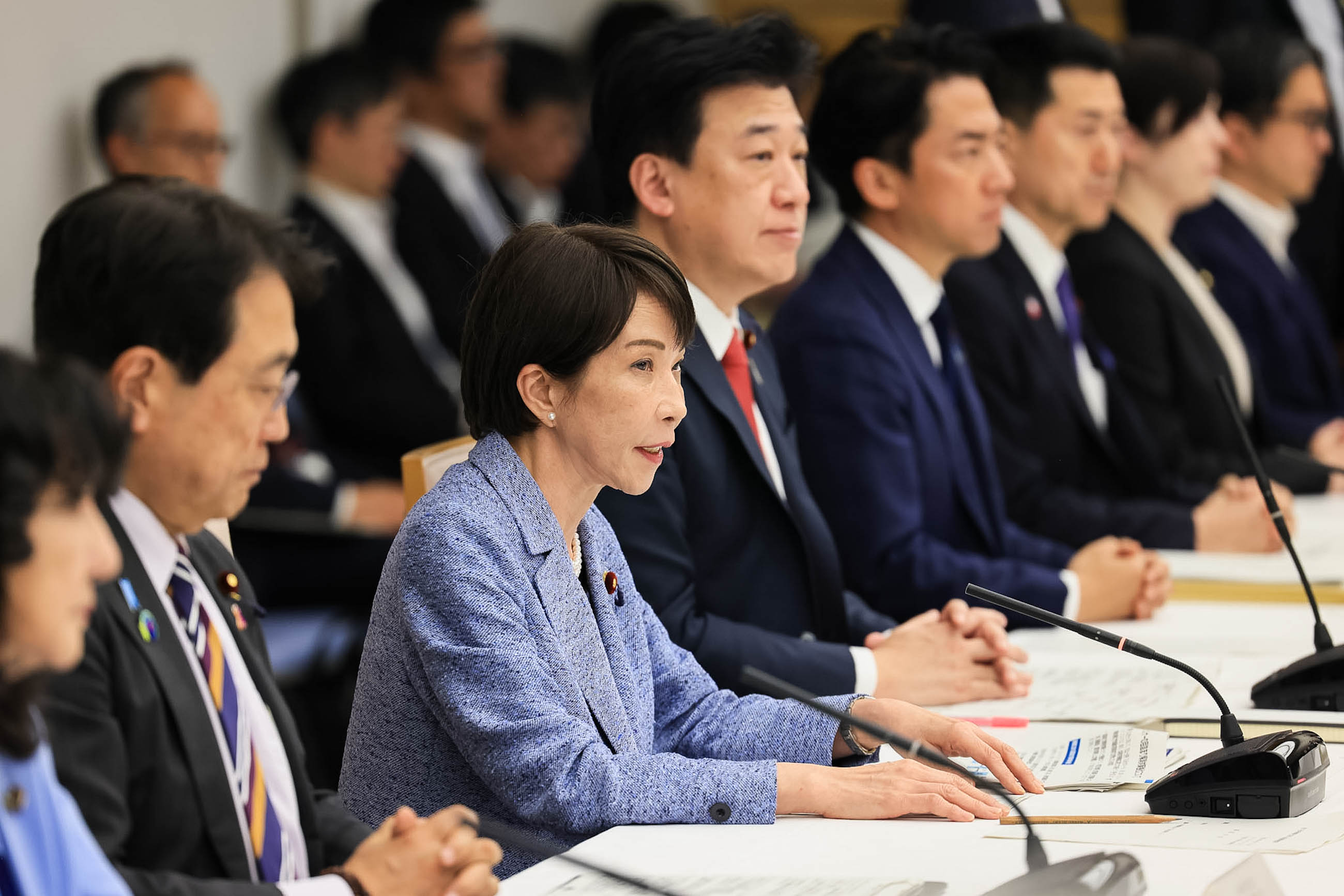 Prime Minister Takaichi wrapping up the meeting (1)