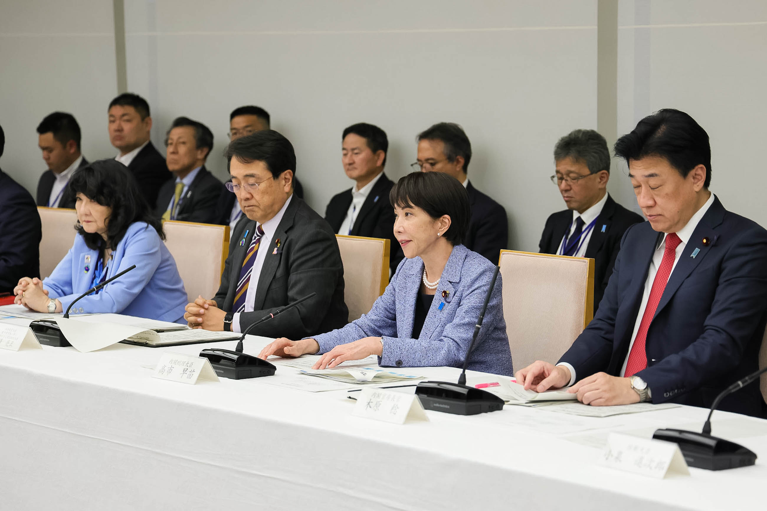 Prime Minister Takaichi wrapping up the meeting (3)