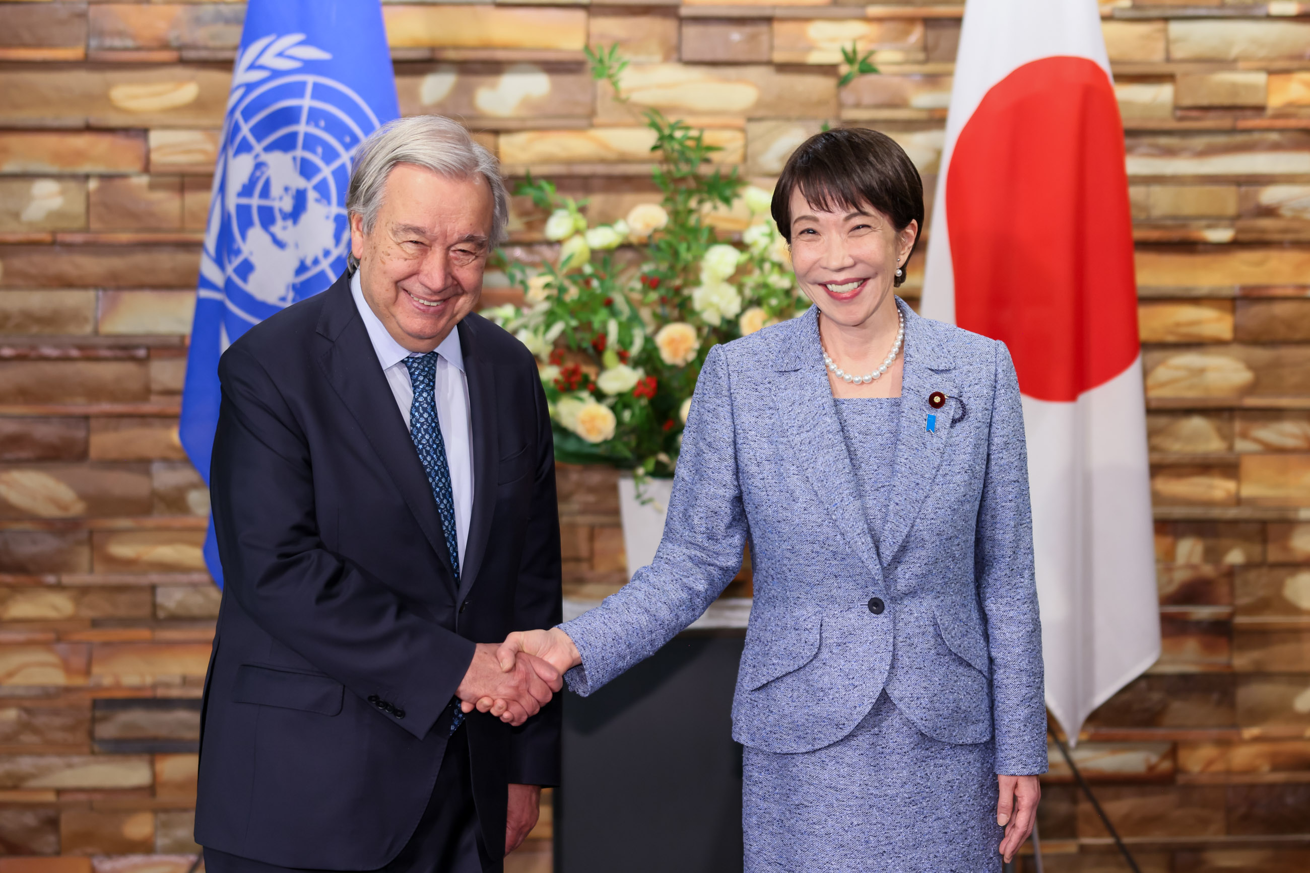 Prime Minister Takaichi holding a meeting with United Nations Secretary-General Guterres (1)