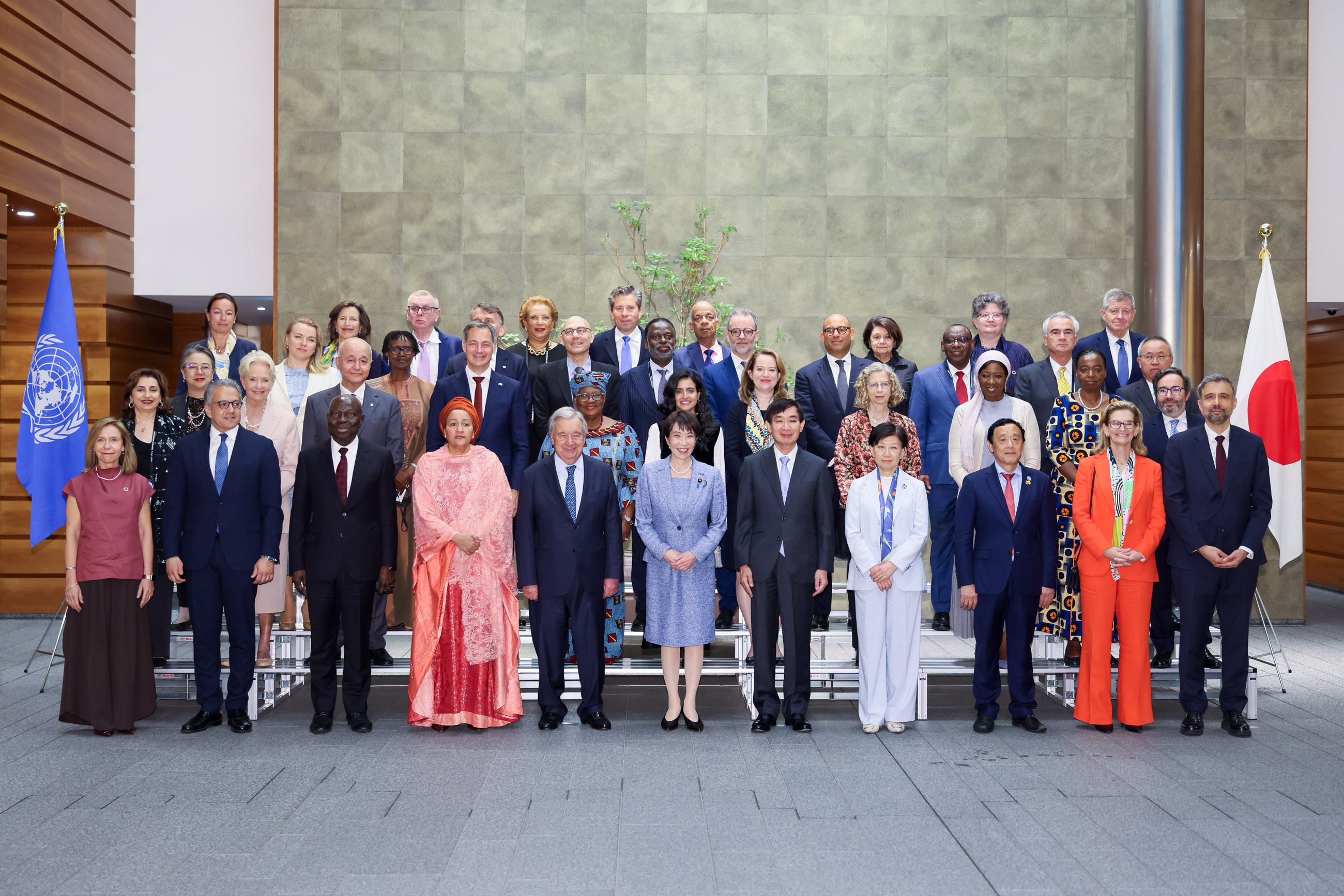 Commemorative photo (1)