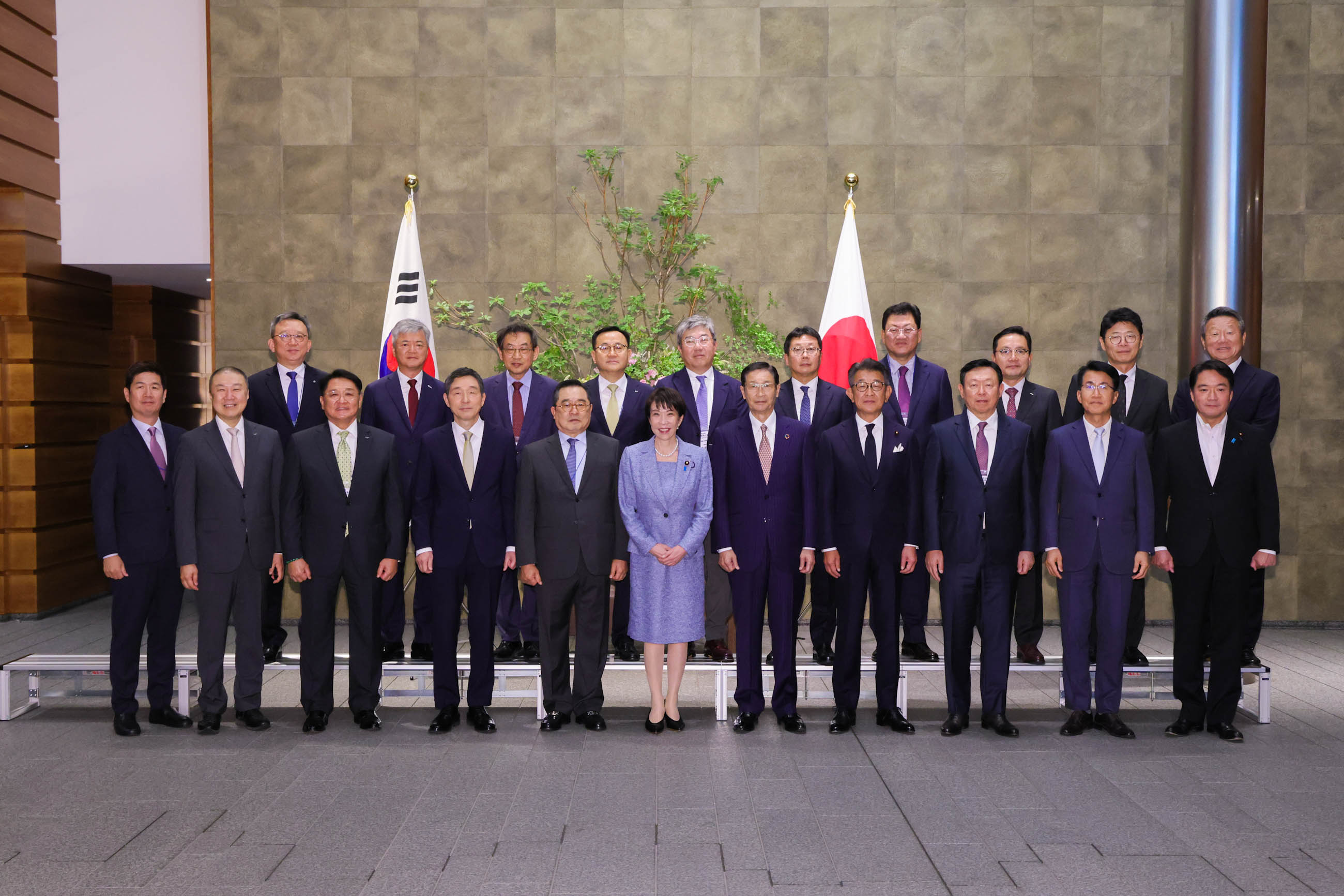 Prime Minister Takaichi receiving a courtesy call (2)