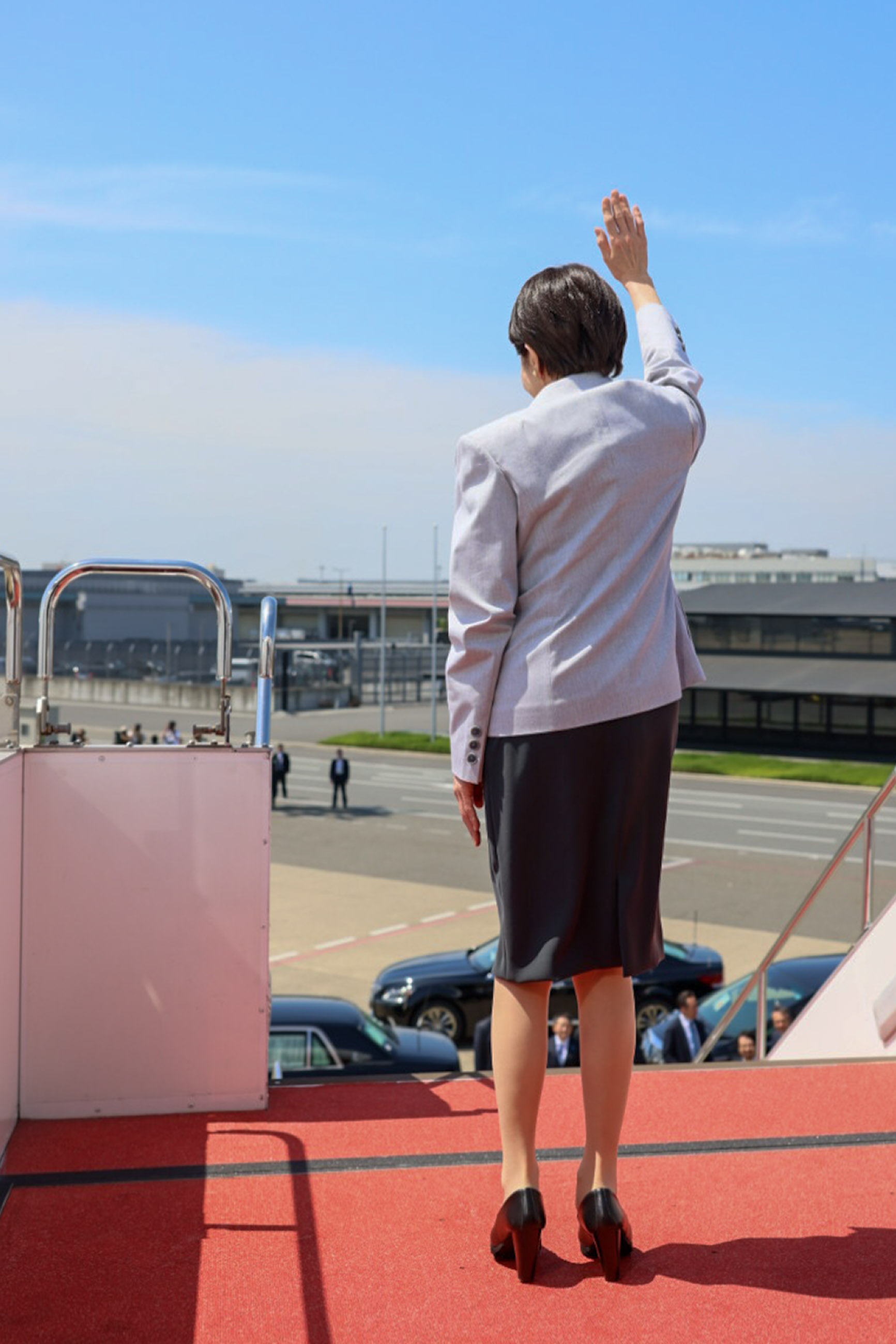Prime Minister Takaichi departing Japan (2)