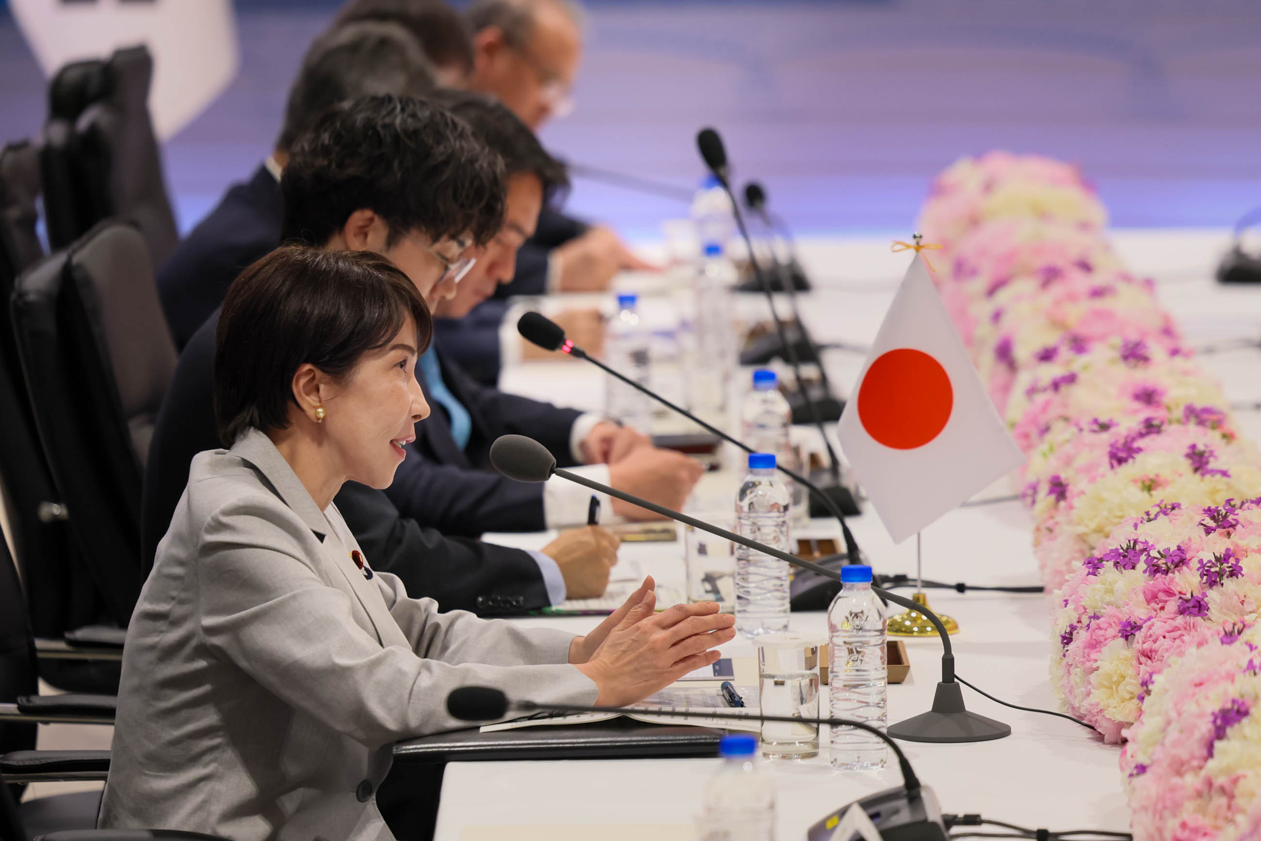 Japan-ROK Summit Meeting (Plenary Meeting) (10)