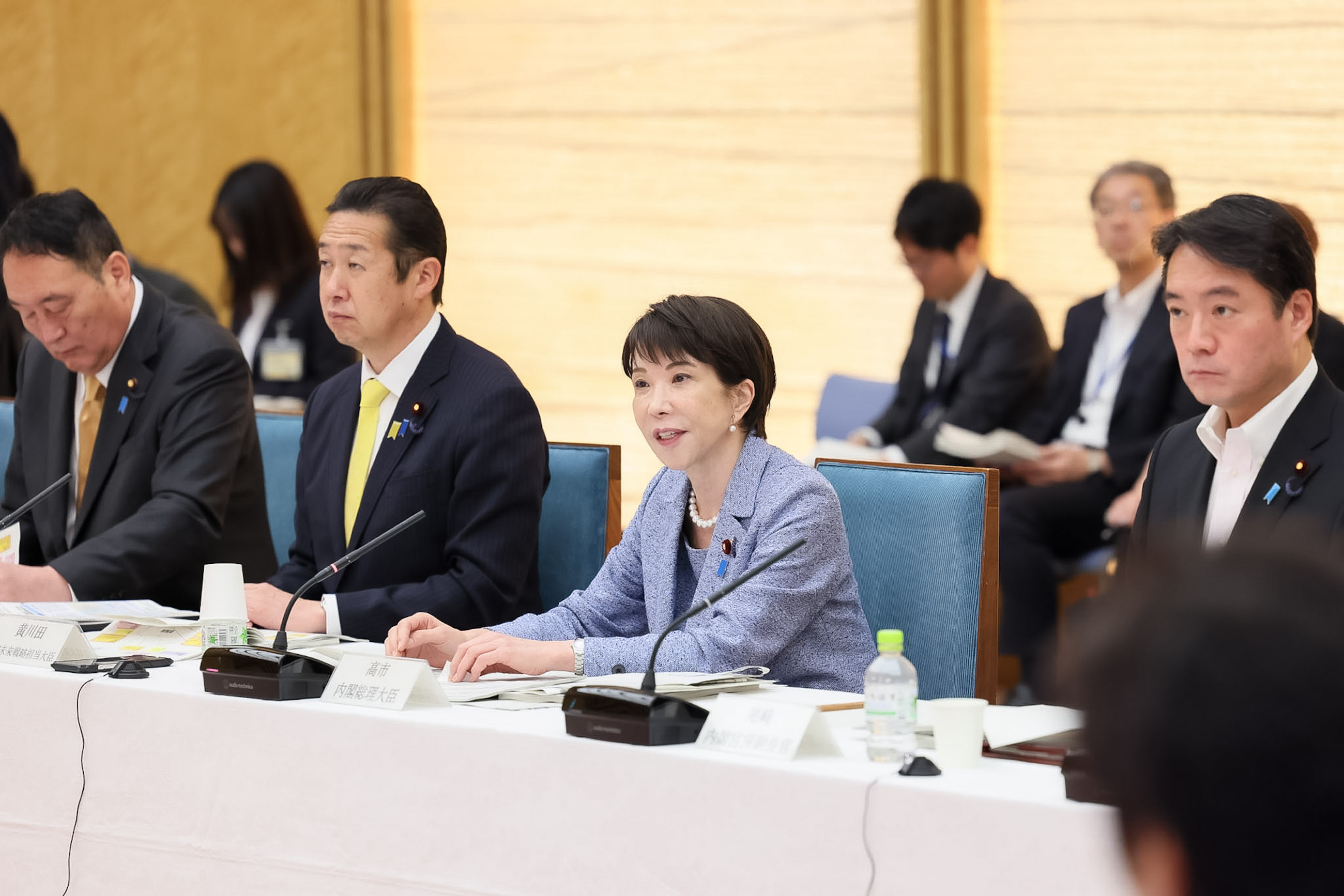 Prime Minister Takaichi wrapping up the meeting (4)