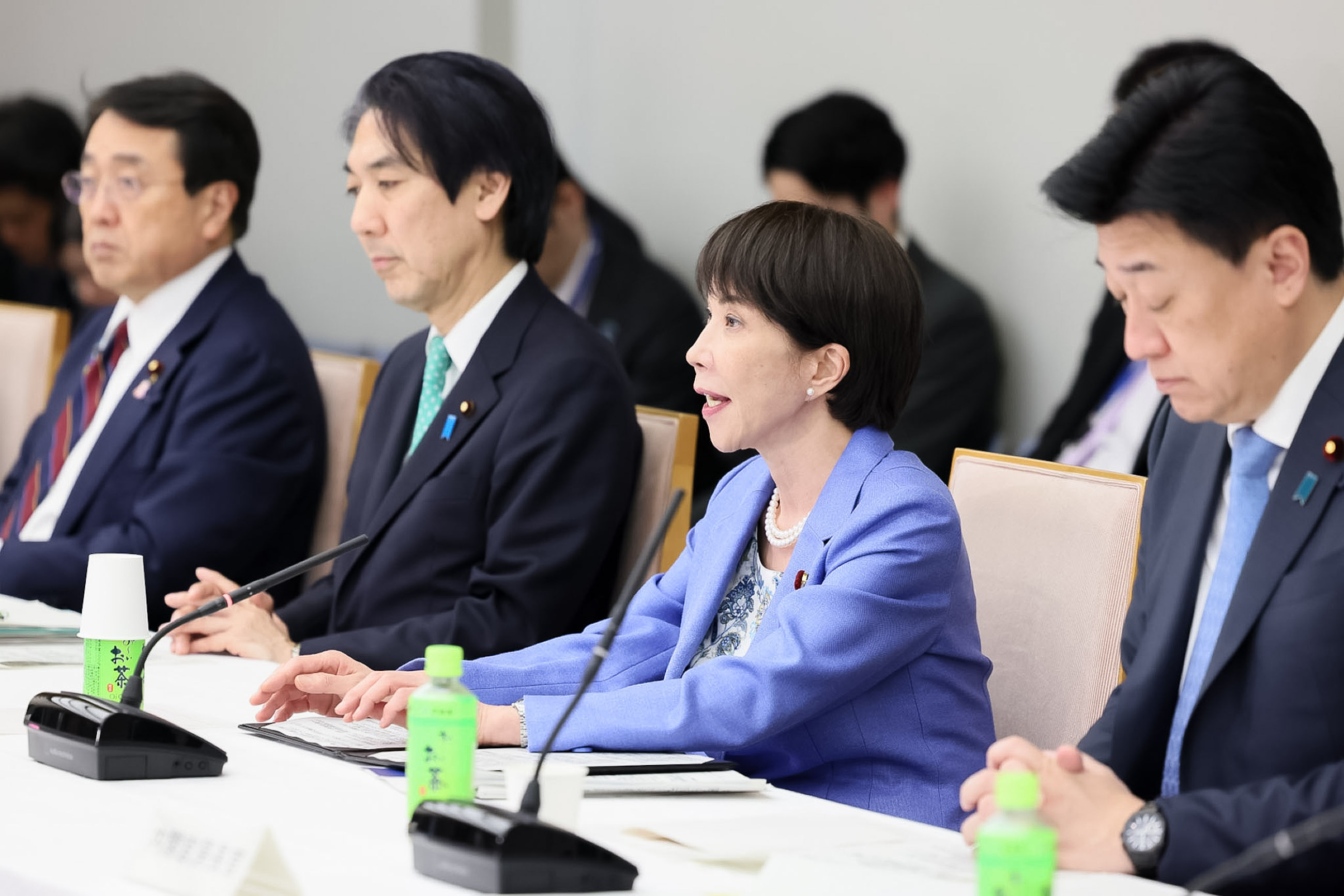 Prime Minister Takaichi wrapping up the meeting (4)