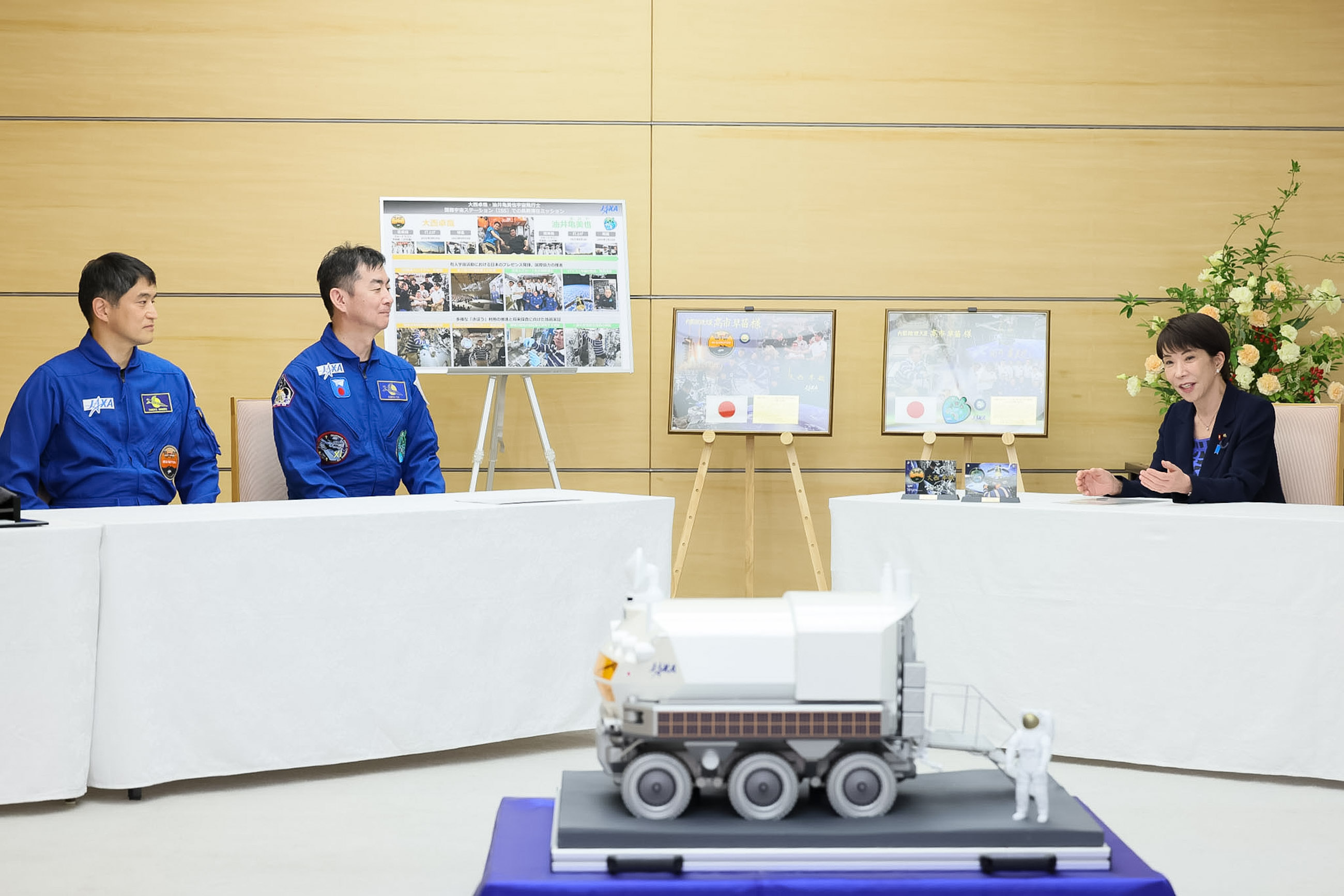 Prime Minister Takaichi receiving a courtesy call (6)