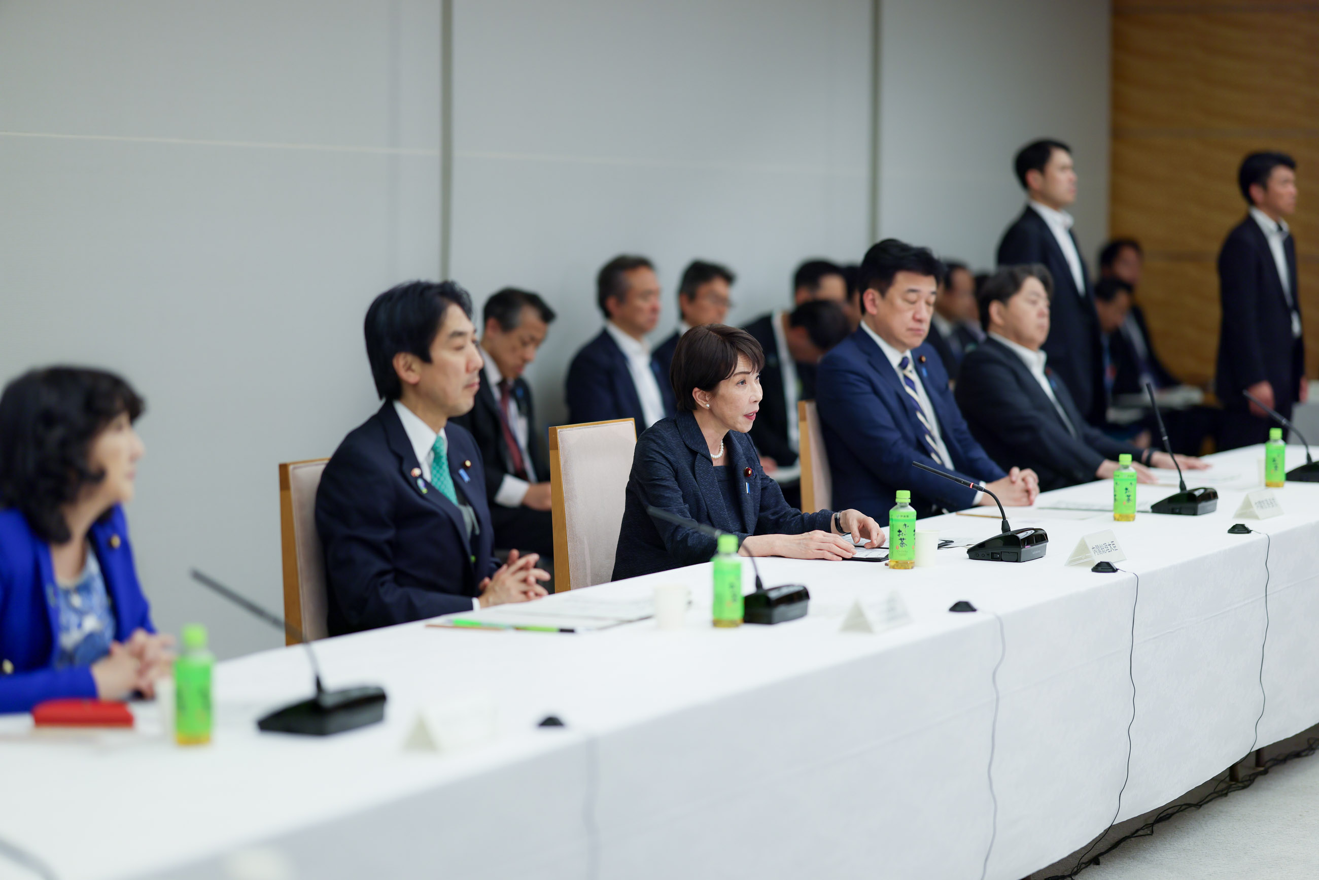 Prime Minister Takaichi wrapping up the meeting (4)