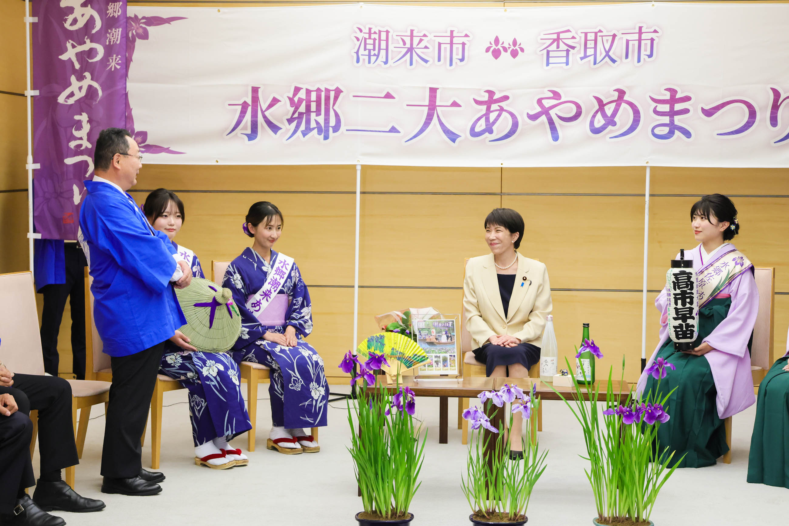 Prime Minister Takaichi receiving a courtesy call (2)