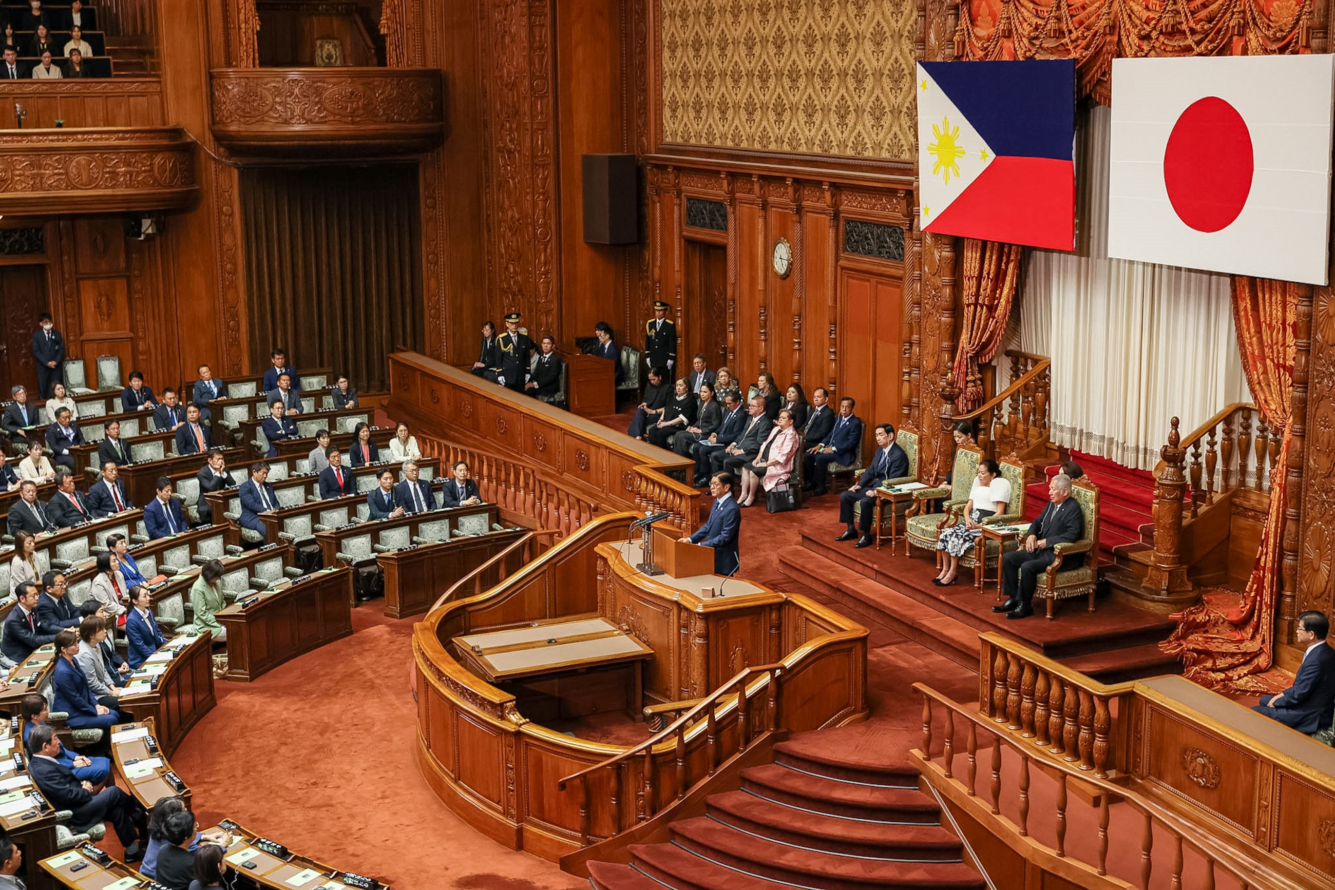 Scene from the welcoming ceremony (President Marcos’s address to the National Diet) (3)
