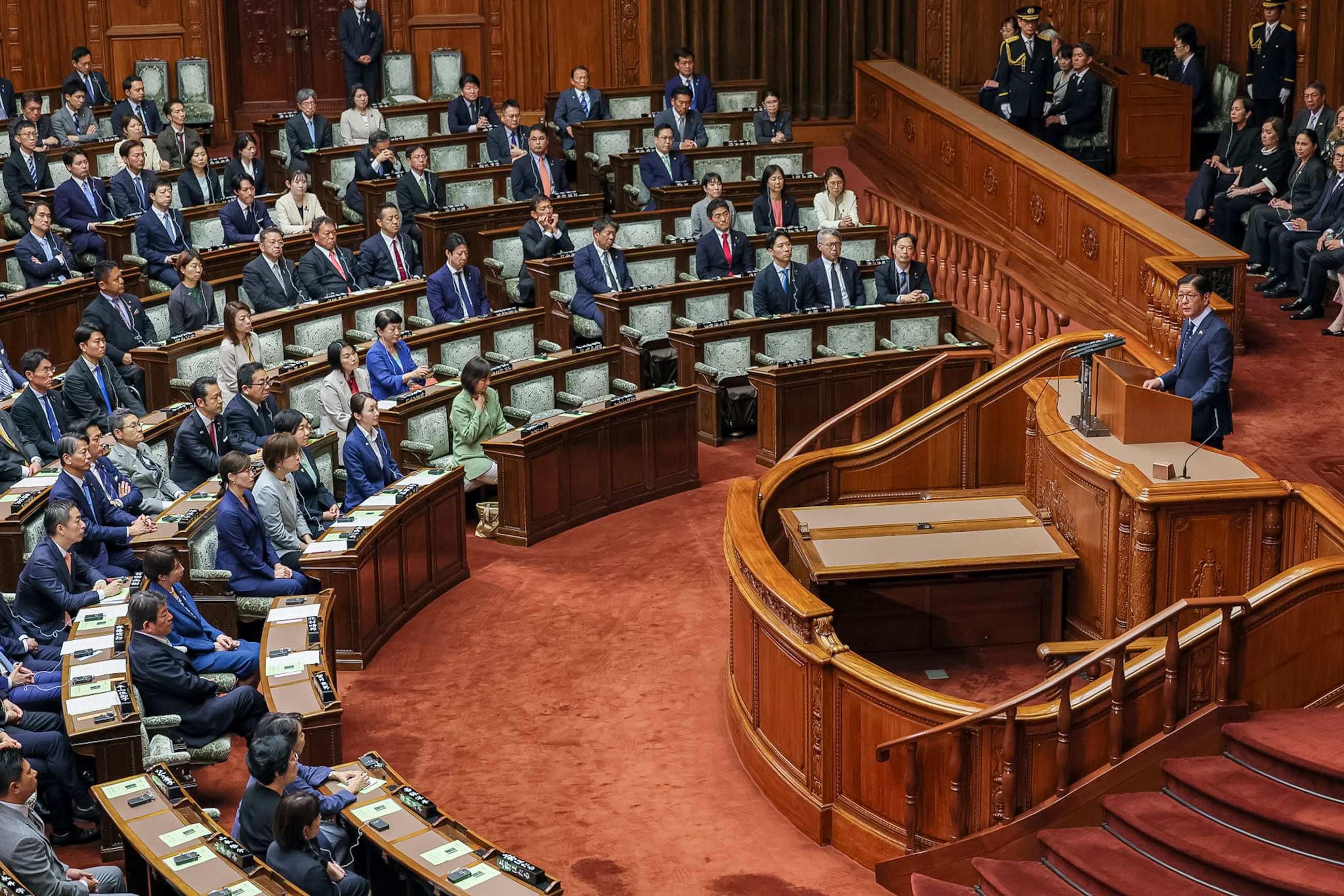 Scene from the welcoming ceremony (President Marcos’s address to the National Diet) (7)