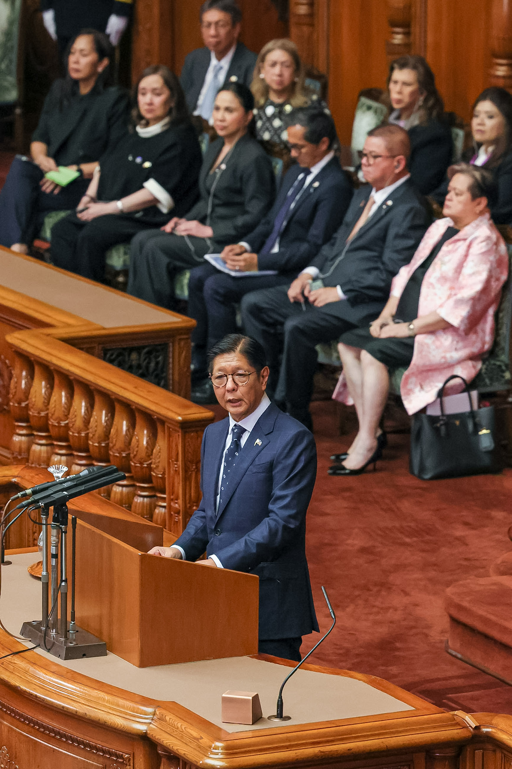 Scene from the welcoming ceremony (President Marcos’s address to the National Diet) (8)