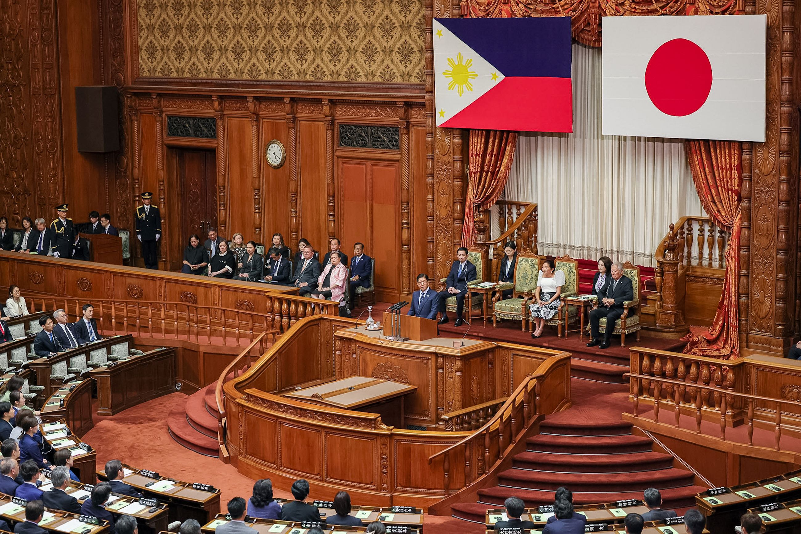 Scene from the welcoming ceremony (President Marcos’s address to the National Diet) (9)