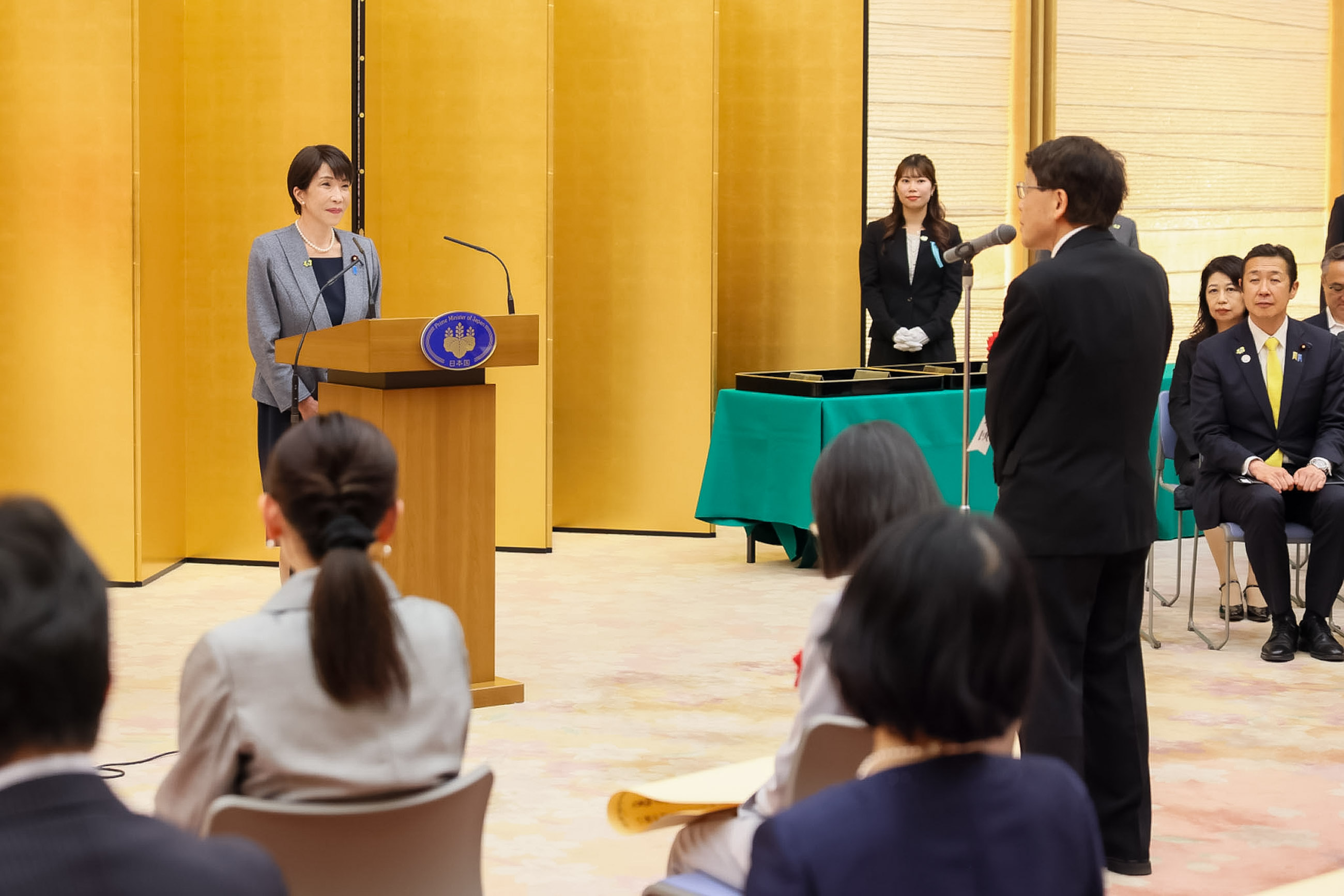 Prime Minister Takaichi receiving words of appreciation
