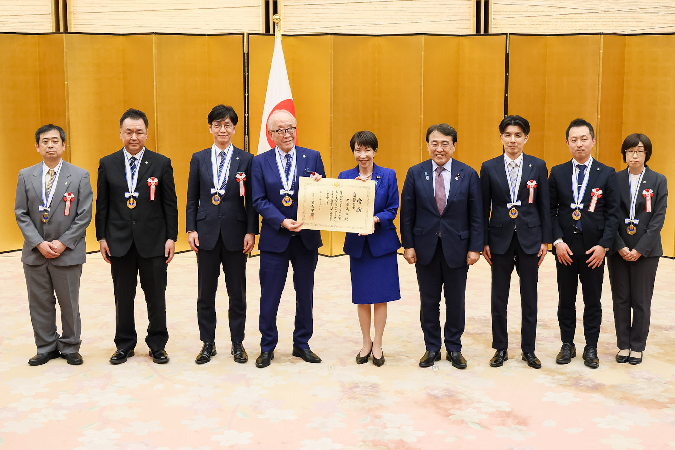 Commemorative photo (4)