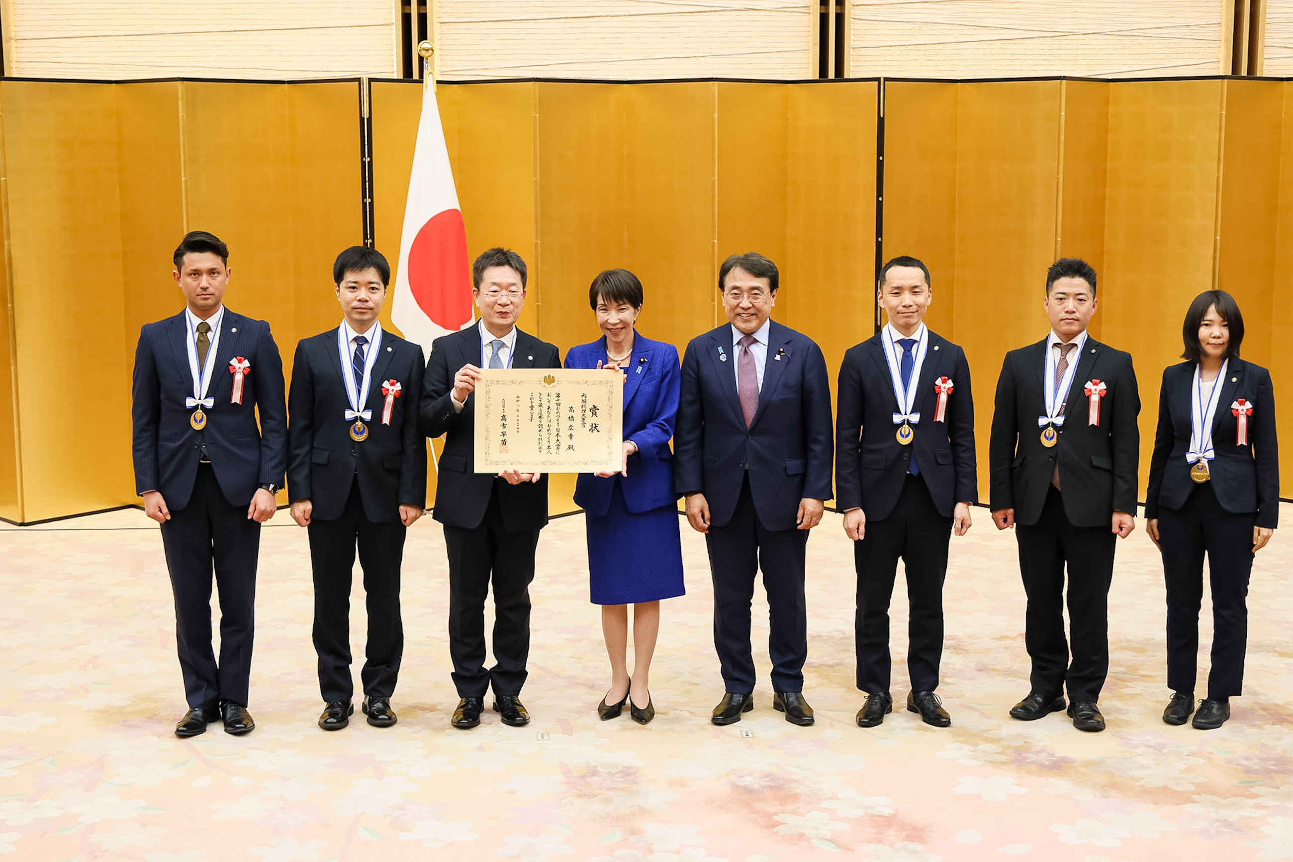 Commemorative photo (5)