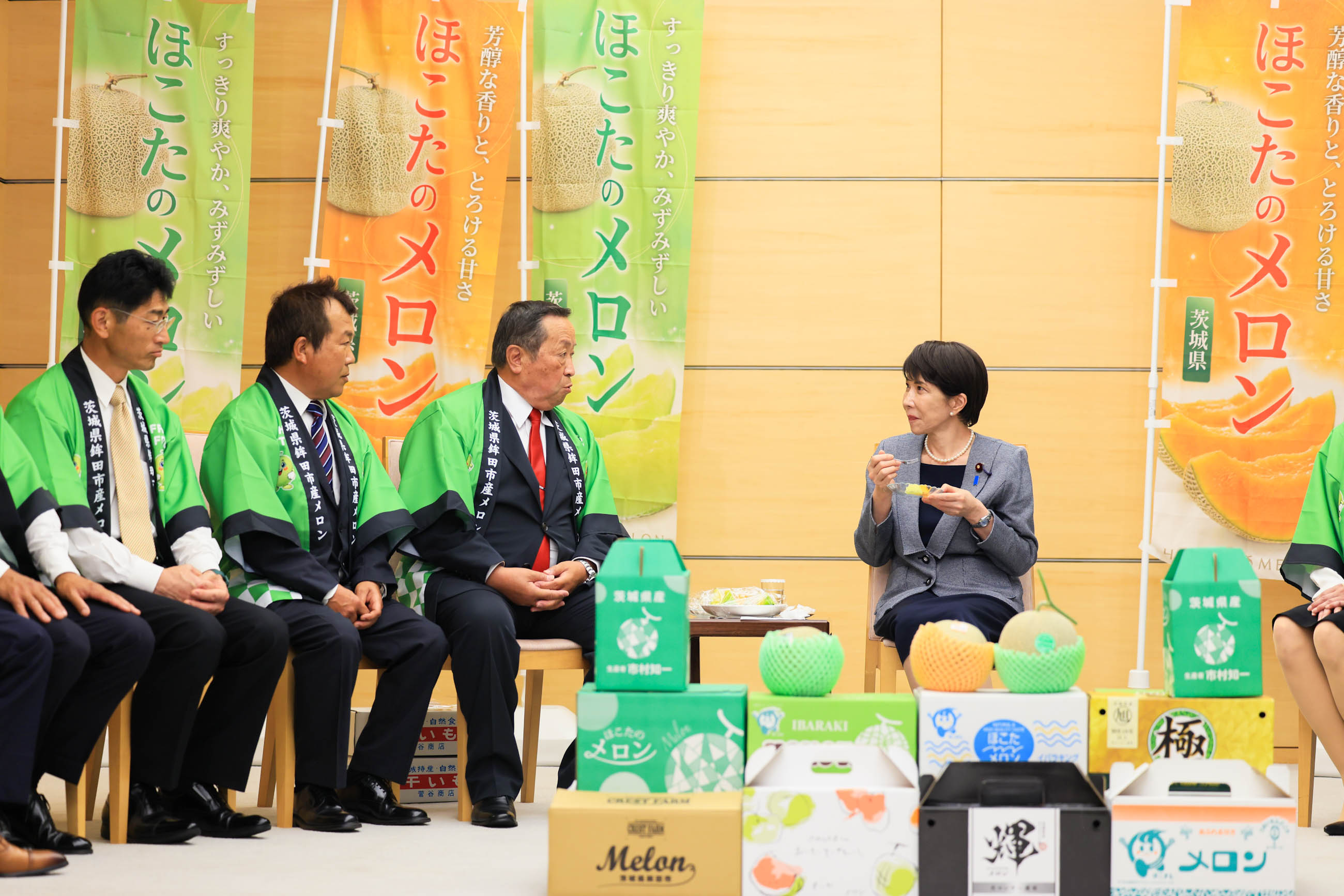 Prime Minister Takaichi being presented with melons (7)