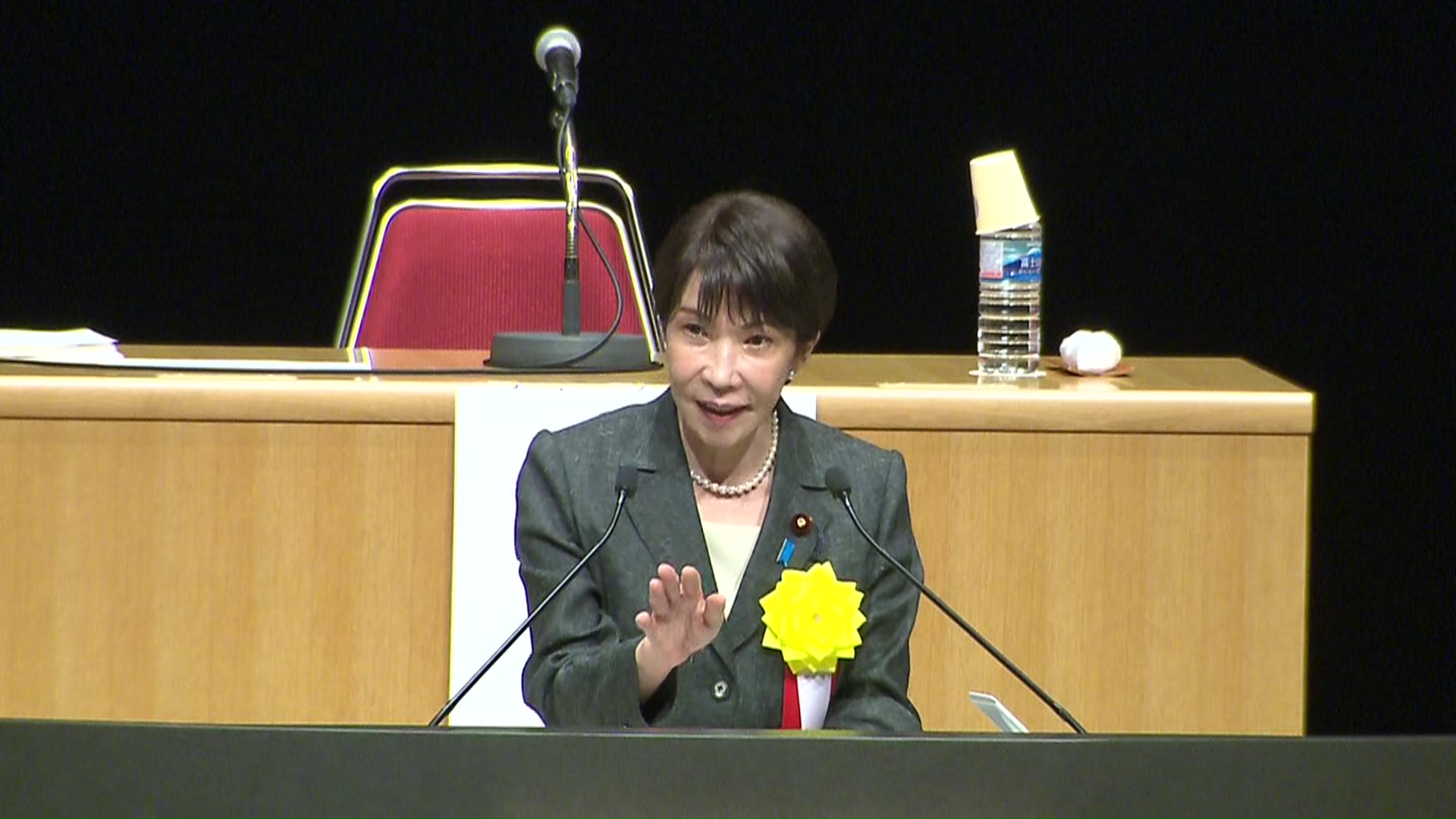 Prime Minister Takaichi delivering a congratulatory address (1)
