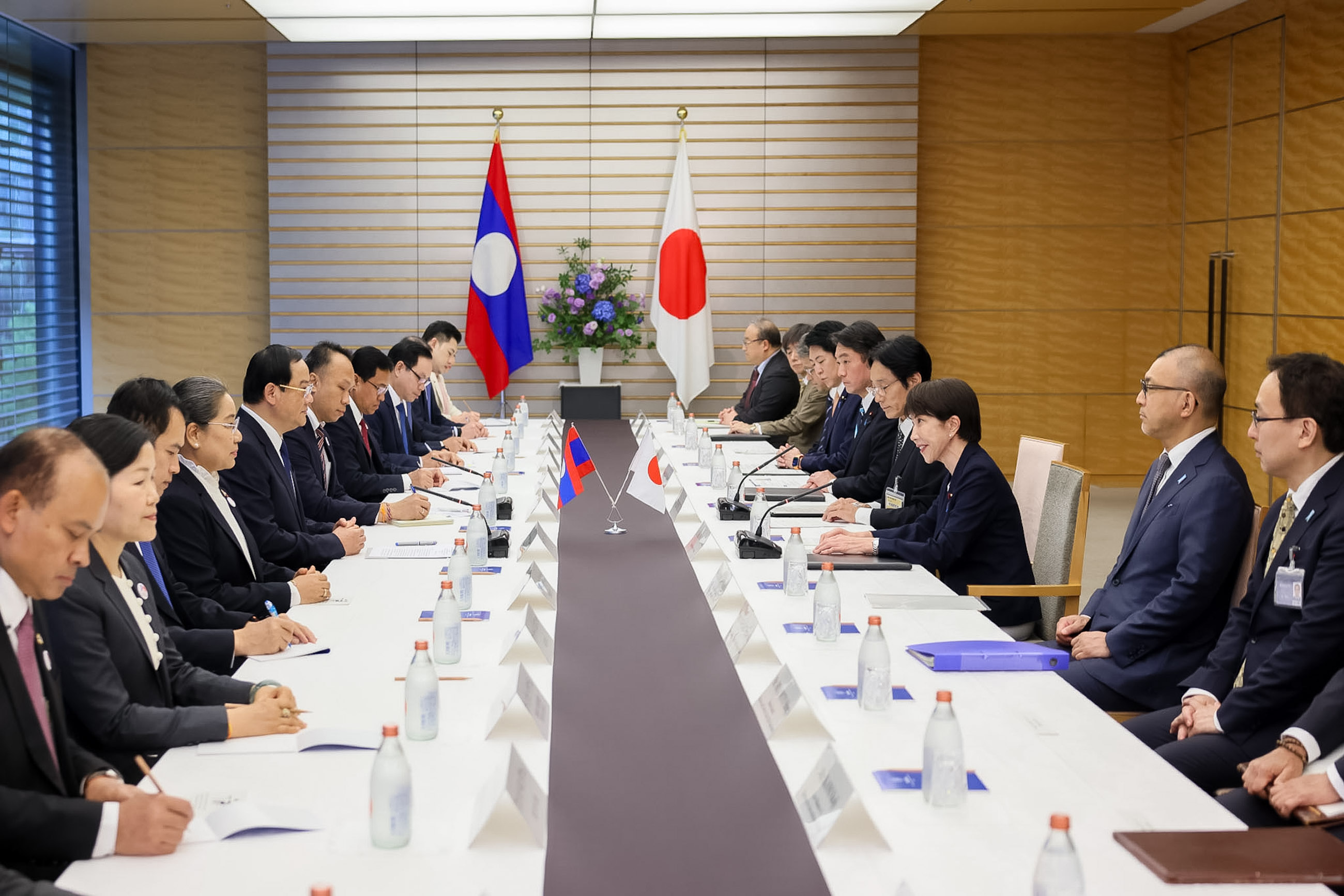 Japan-Laos Summit Meeting (3)