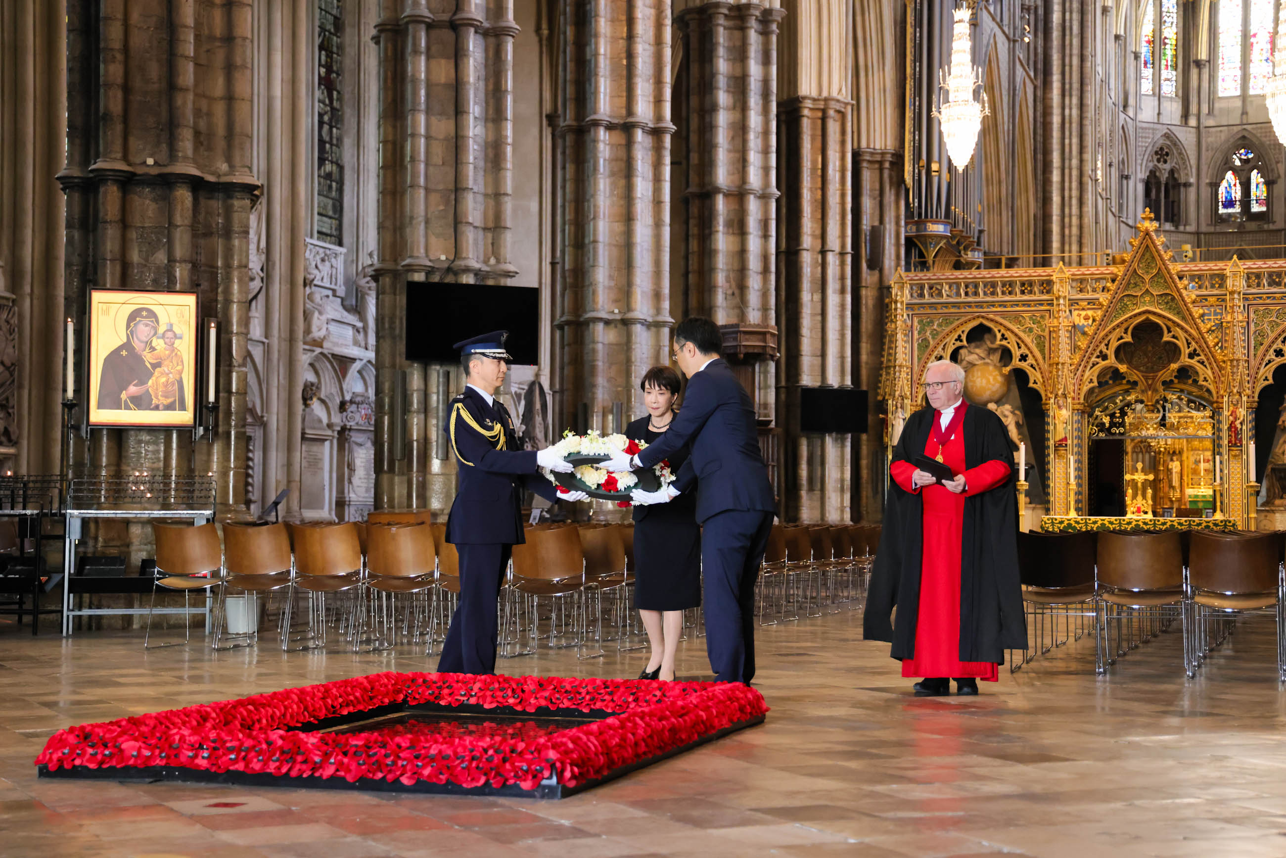 Prime Minister Takaichi Paying Tribute at the Tomb of the Unknown Warrior 2
