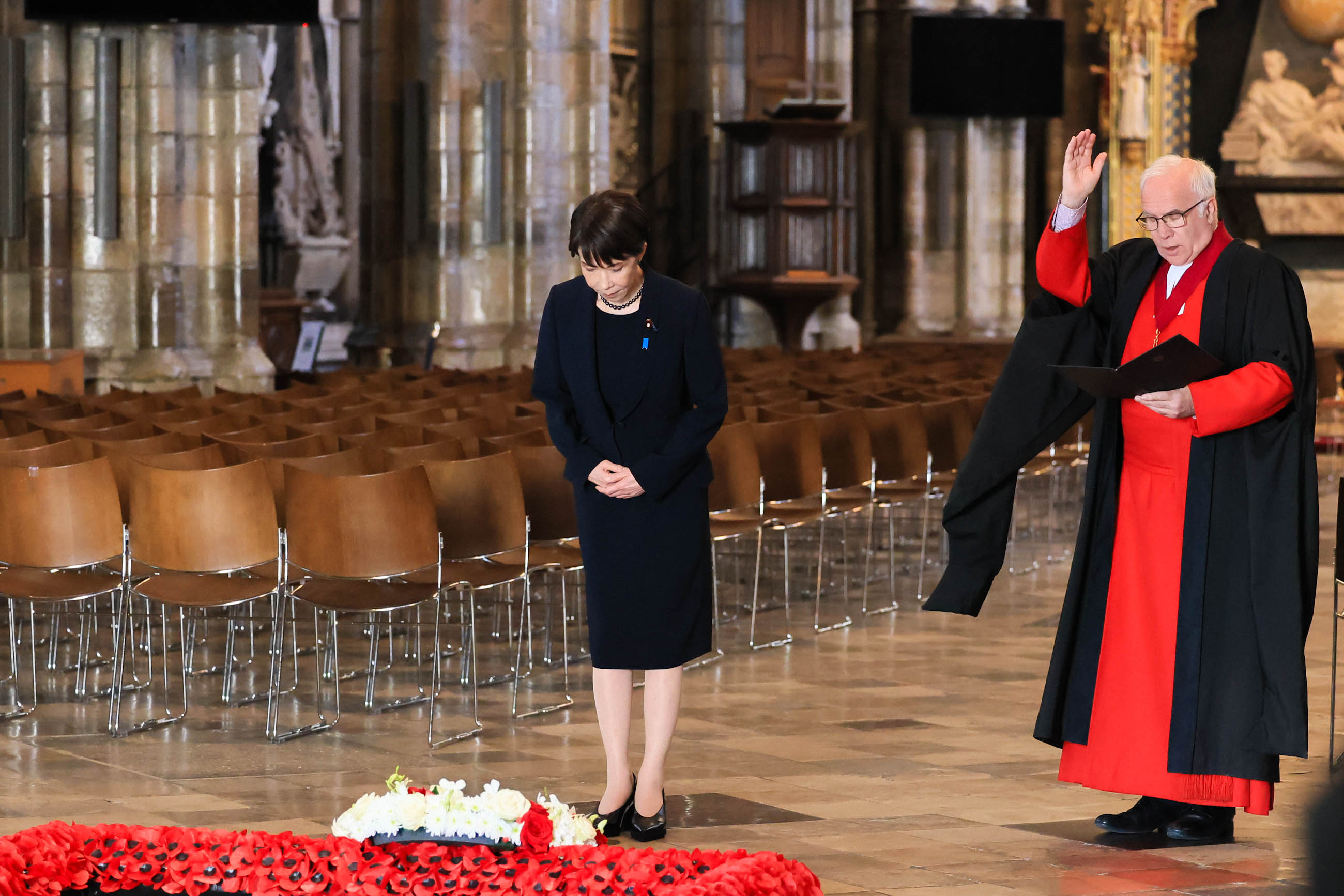 Prime Minister Takaichi Paying Tribute at the Tomb of the Unknown Warrior 3