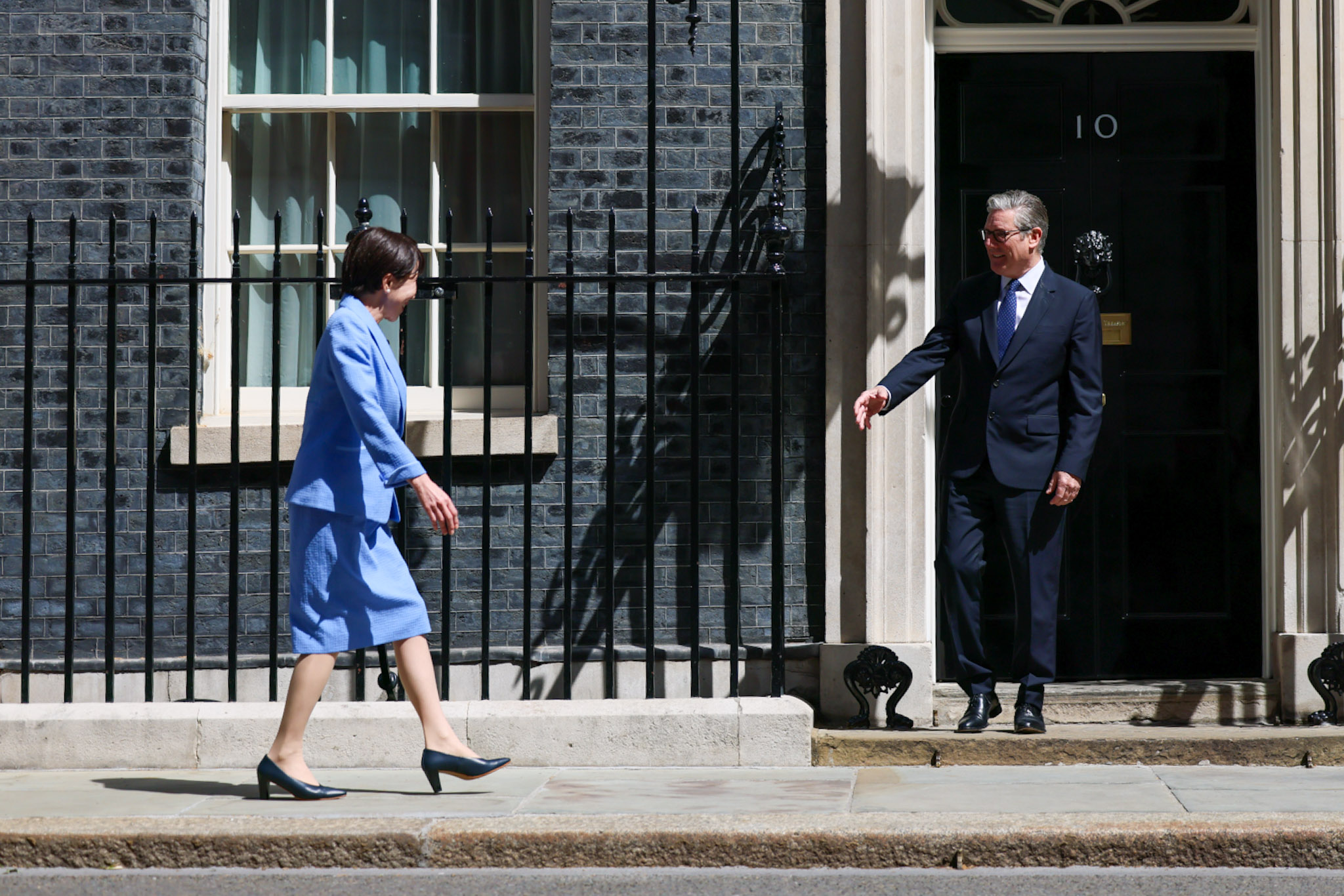 Prime Minister Takaichi Being Welcomed by Prime Minister Starmer 1