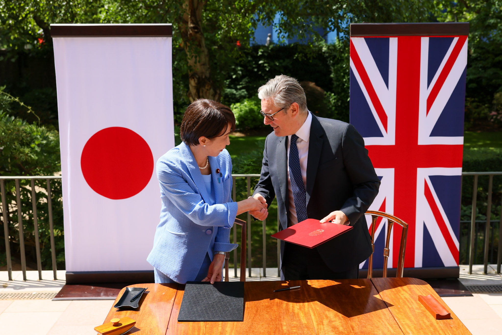 Signing Ceremony 4