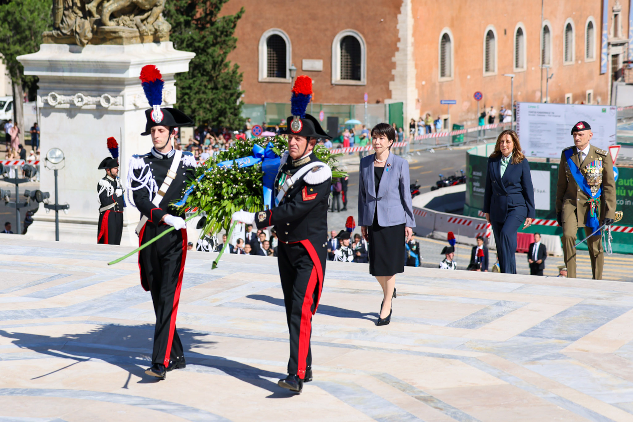 Prime Minister Takaichi Laying a Wreath at the Tomb of the Unknown Soldier 1