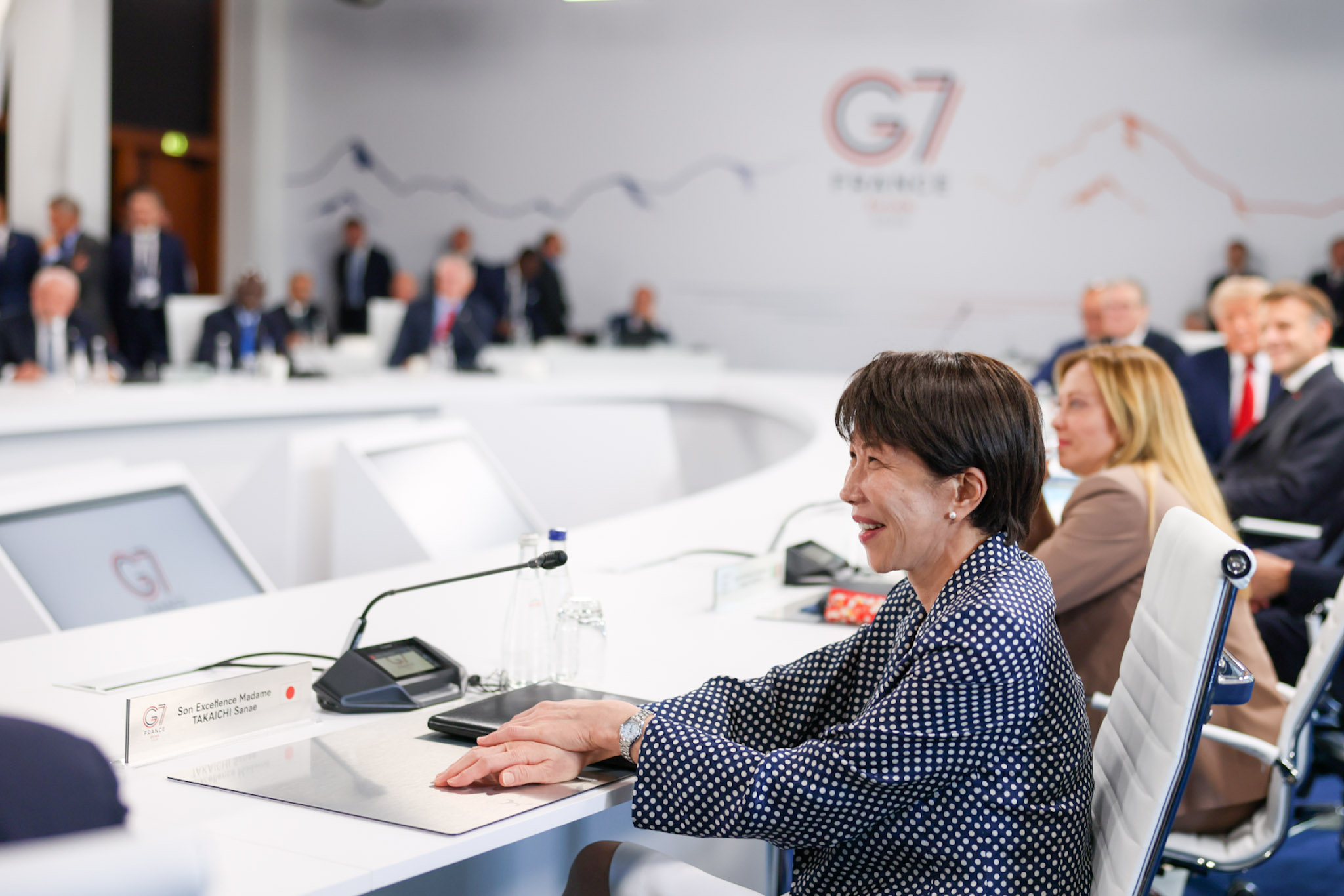Working Session on “Reviving a Balanced, Shared and Sustainable Economic Growth” 1