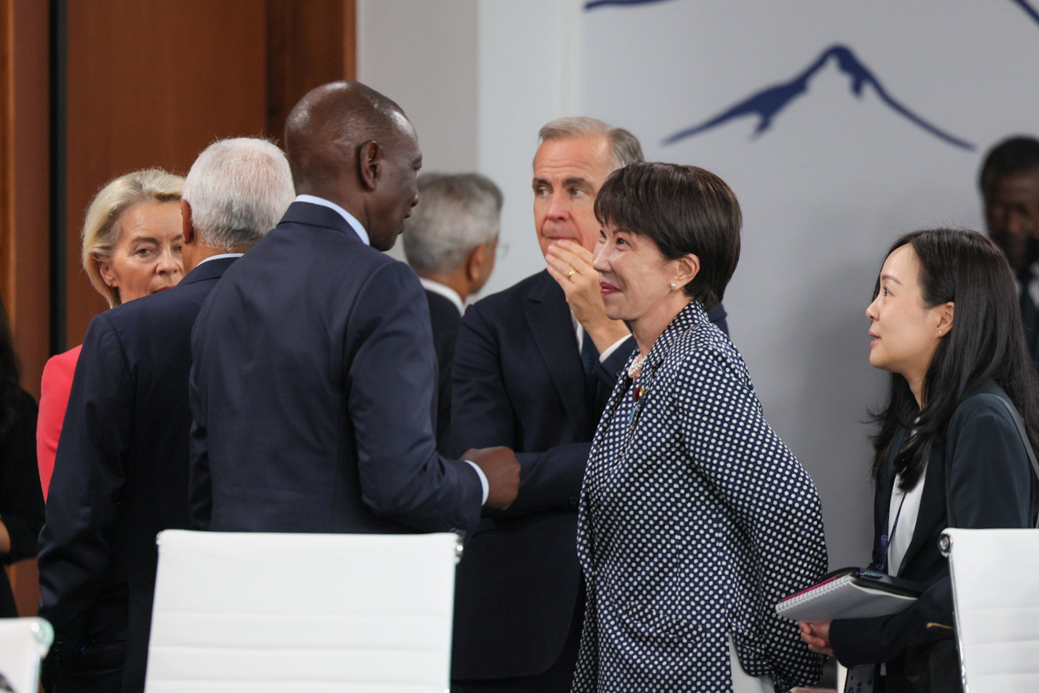 Working Session on “Reviving a Balanced, Shared and Sustainable Economic Growth” 3