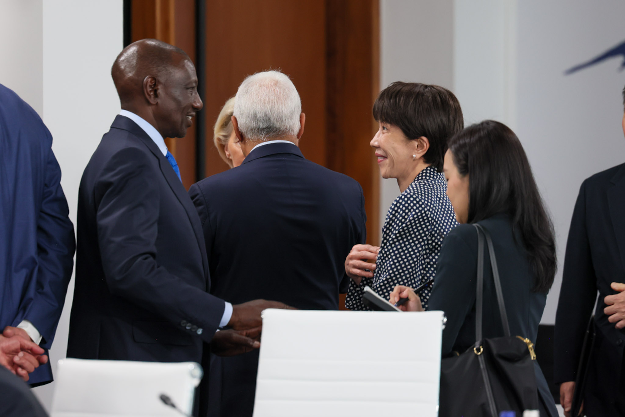 Working Session on “Reviving a Balanced, Shared and Sustainable Economic Growth” 4