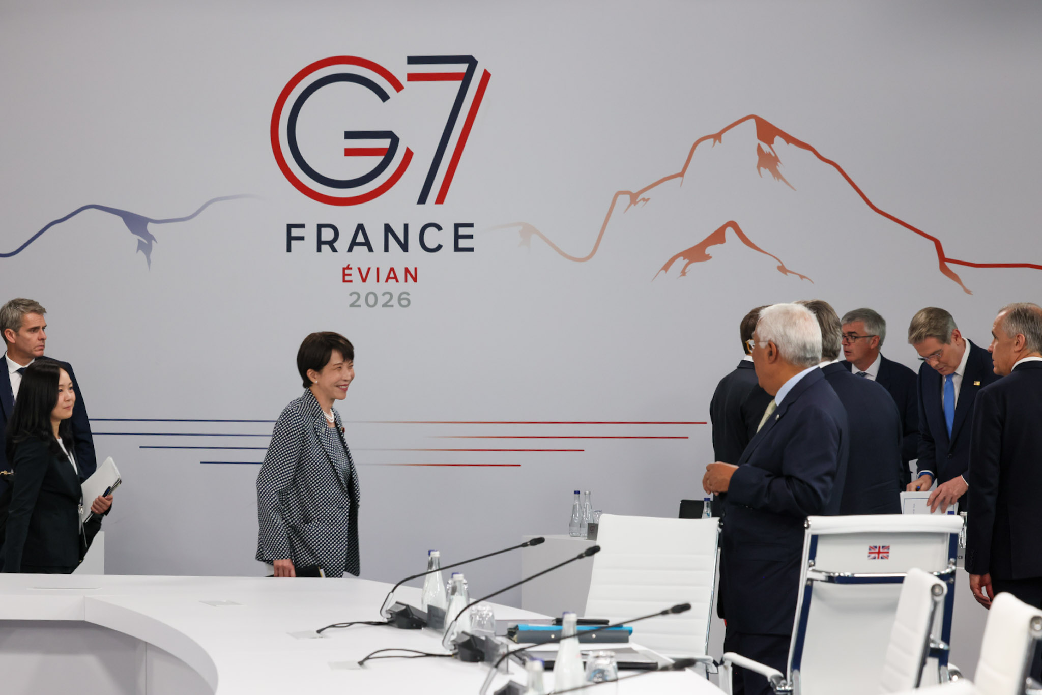 Working Session on “Reviving a Balanced, Shared and Sustainable Economic Growth” 6