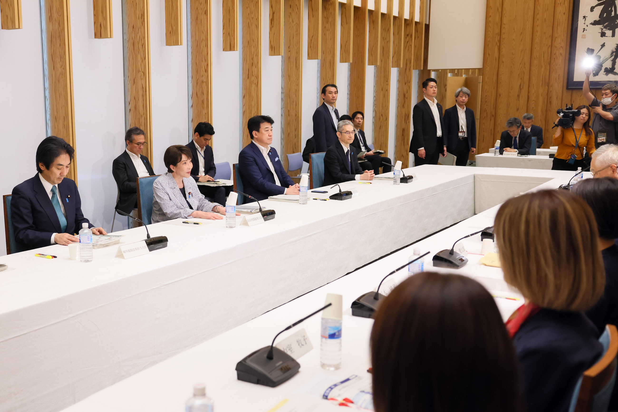 Prime Minister Takaichi wrapping up the meeting (3)