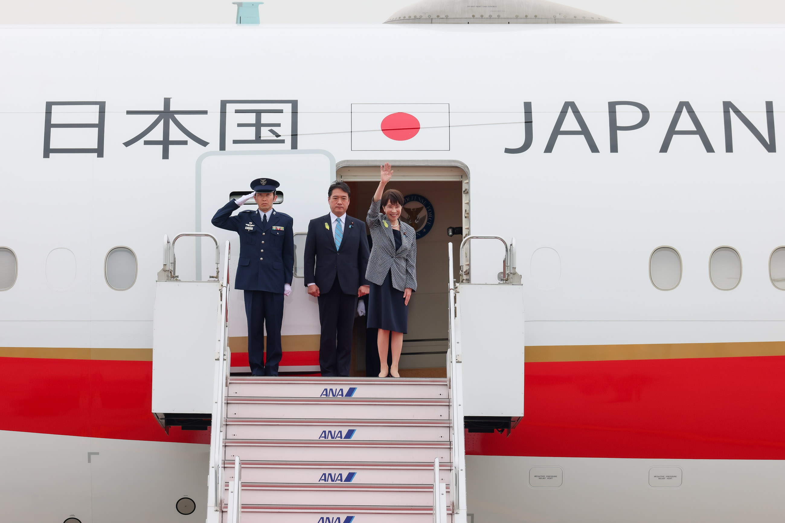 Prime Minister TAKAICHI departing from Haneda Airport