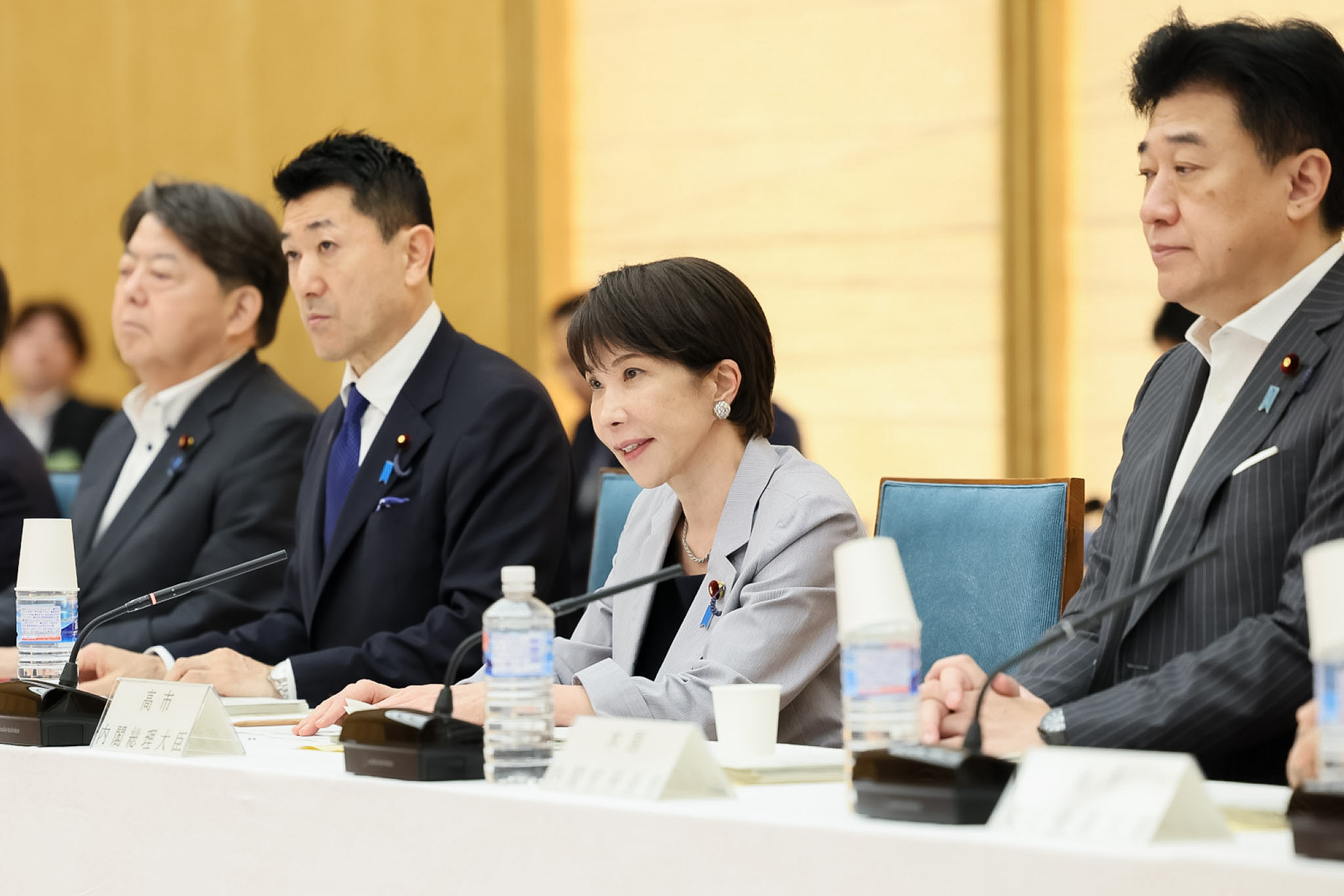 Prime Minister Takaichi wrapping up the meeting (1)