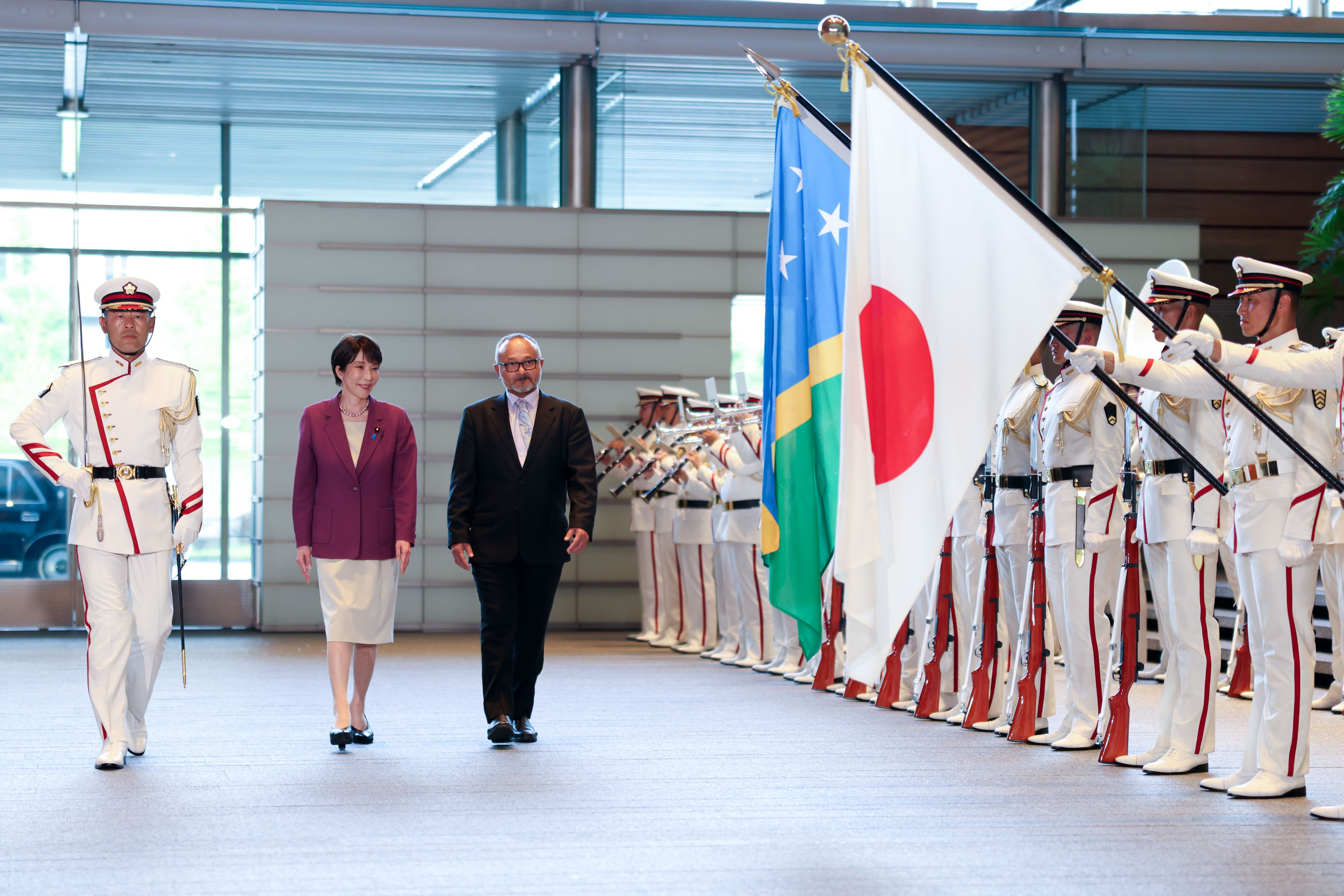 Prime Minister TAKAICHI welcoming Prime Minister Wale Guard of Honour Ceremony (6)
