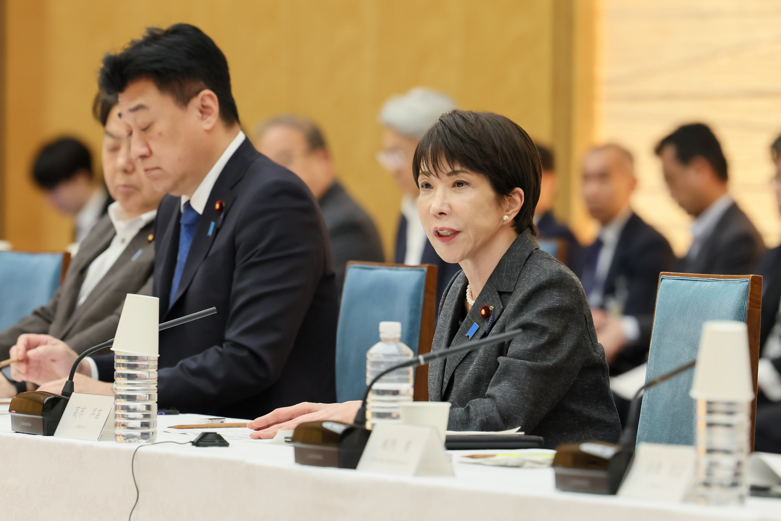 Prime Minister Takaichi wrapping up the meeting (1)