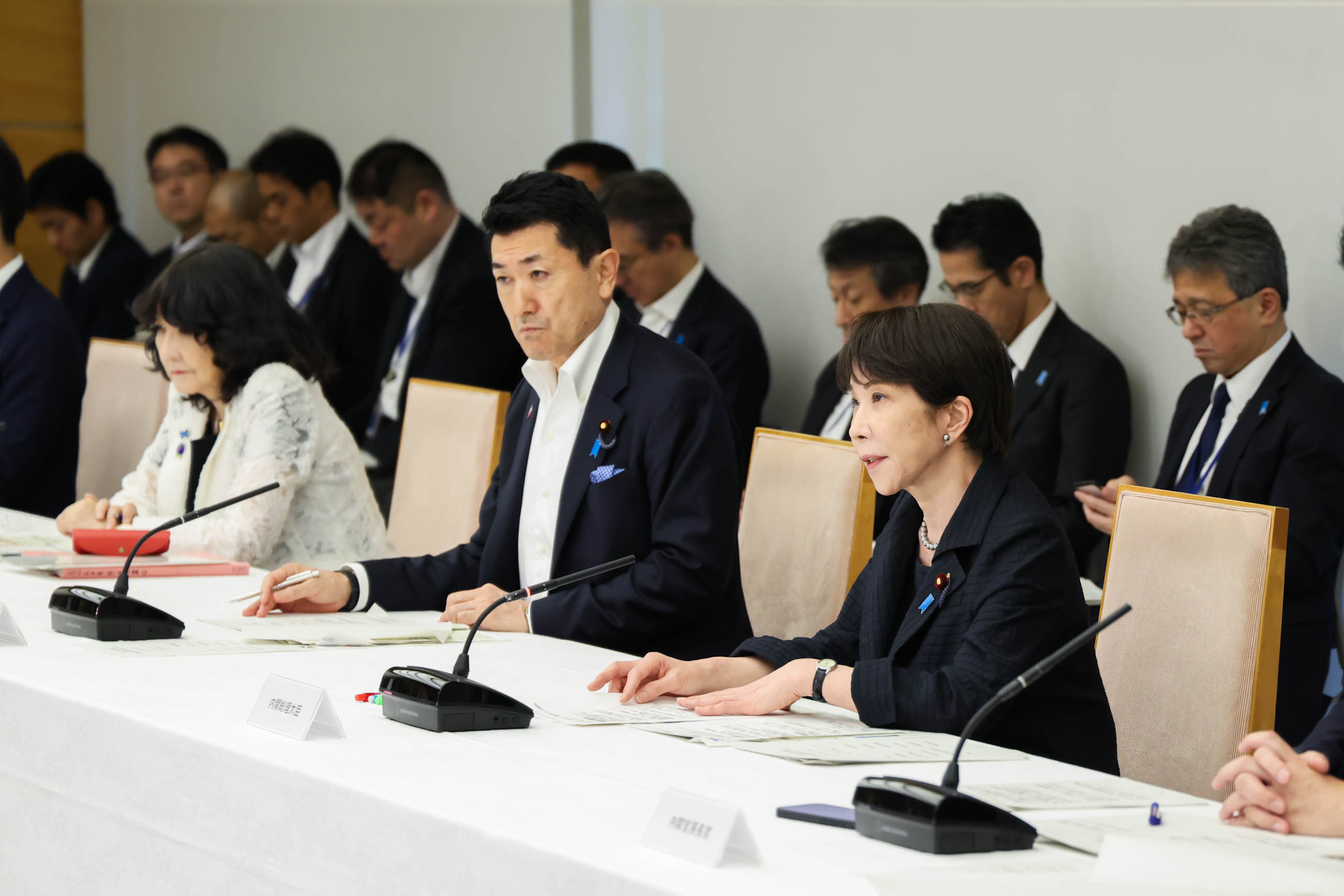 Prime Minster Takaichi wrapping up the meeting (4)