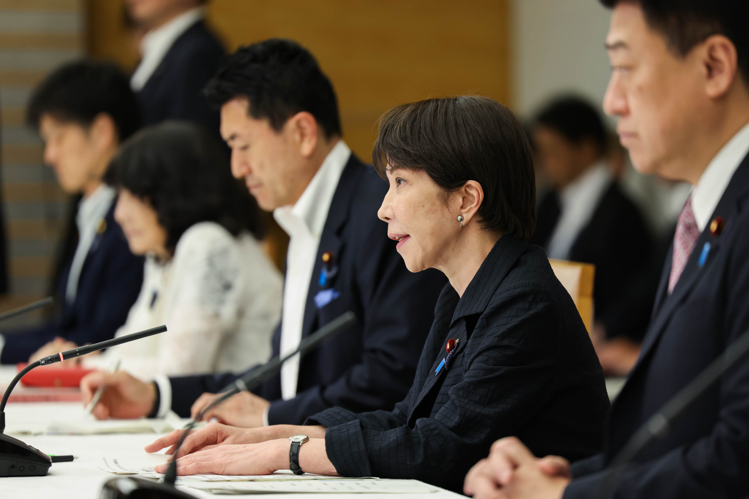 Prime Minster Takaichi wrapping up the meeting (5)