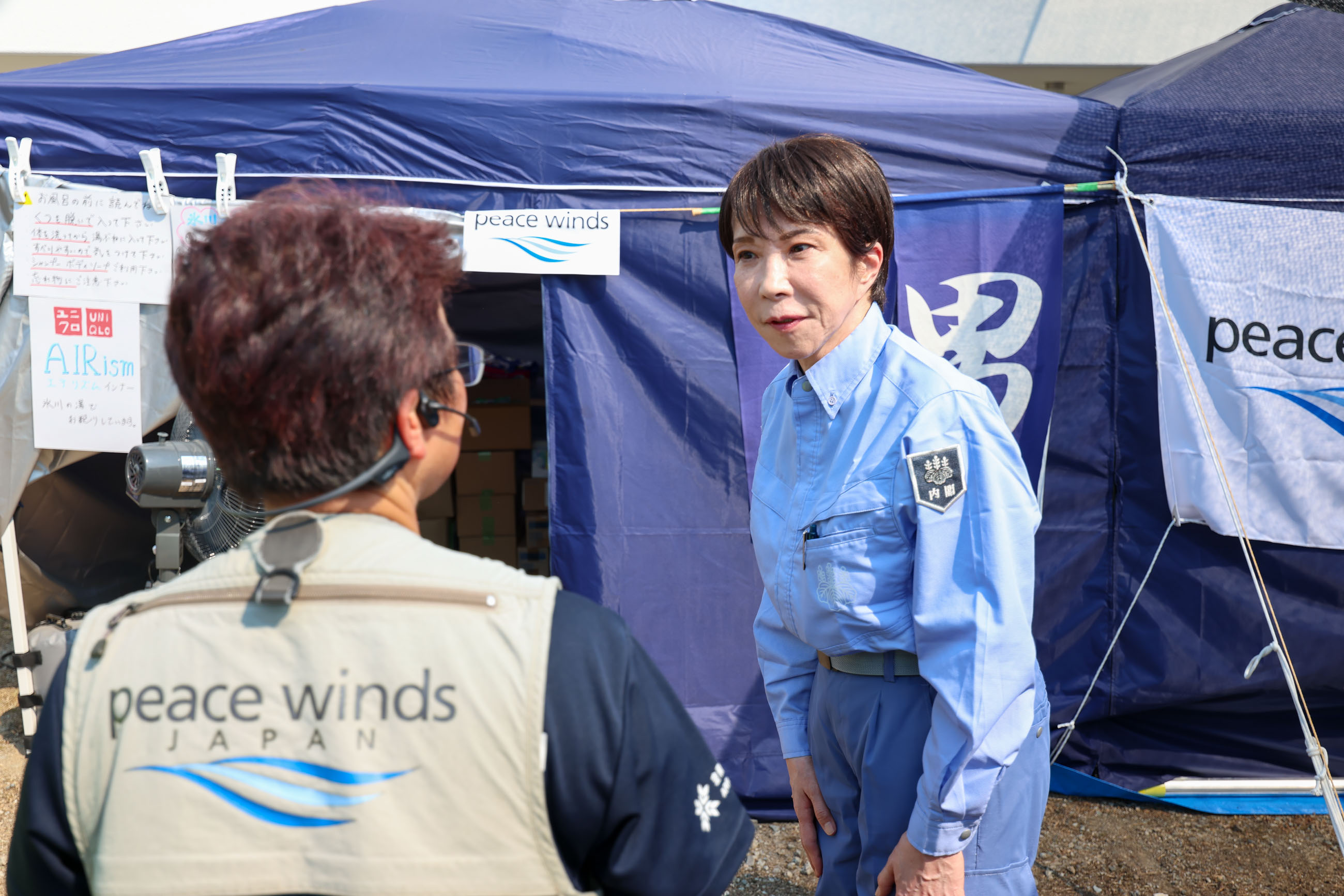 Prime Minister TAKAICHI Inspecting an Evacuation Shelter in Hikawa Town (2)