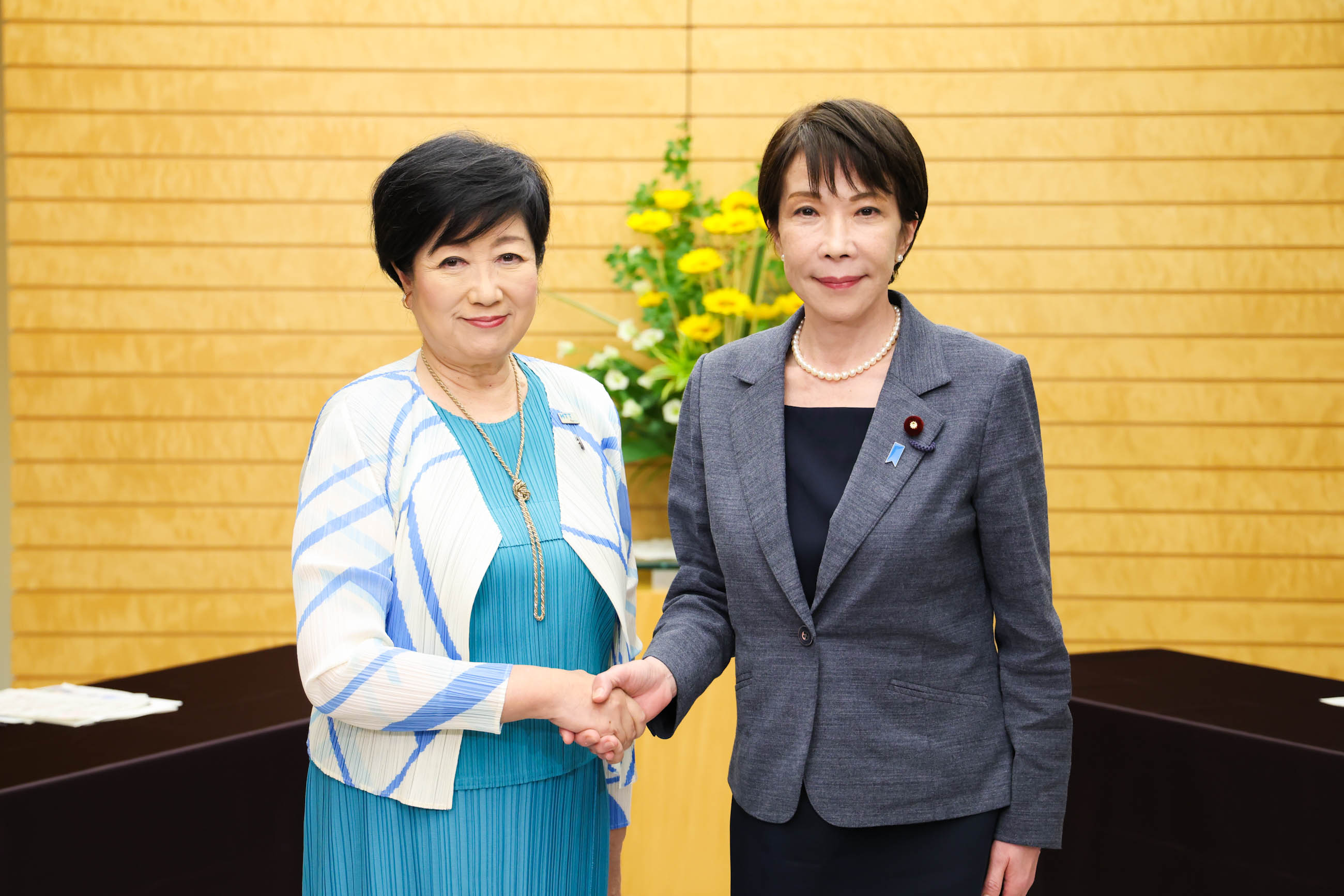 Prime Minister TAKAICHI holding a meeting