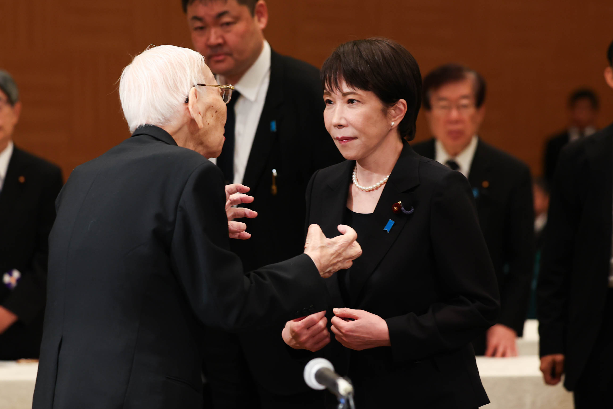 Prime Minister TAKAICHI receiving requests from representatives of atomic bomb survivors (8)
