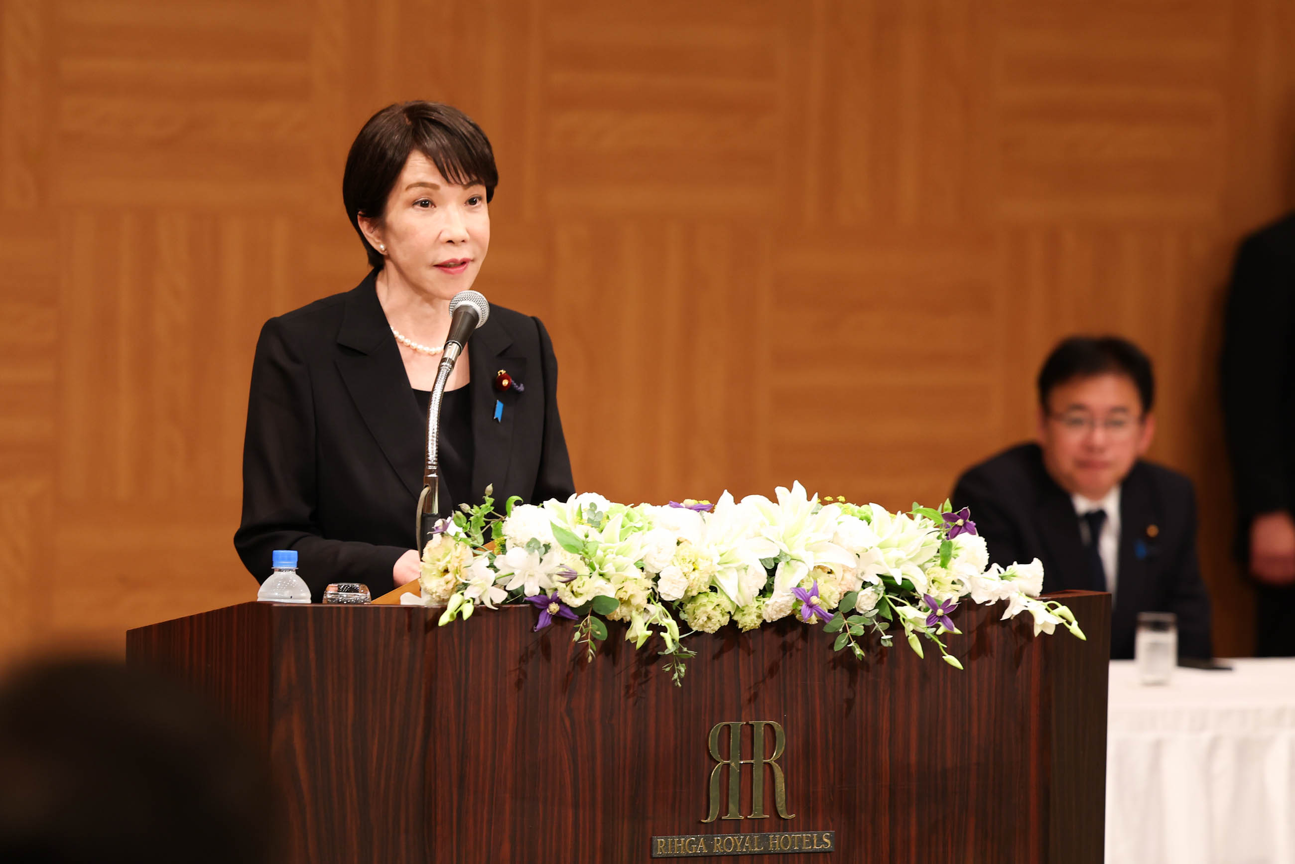 Prime Minister TAKAICHI speaking to the press (4)