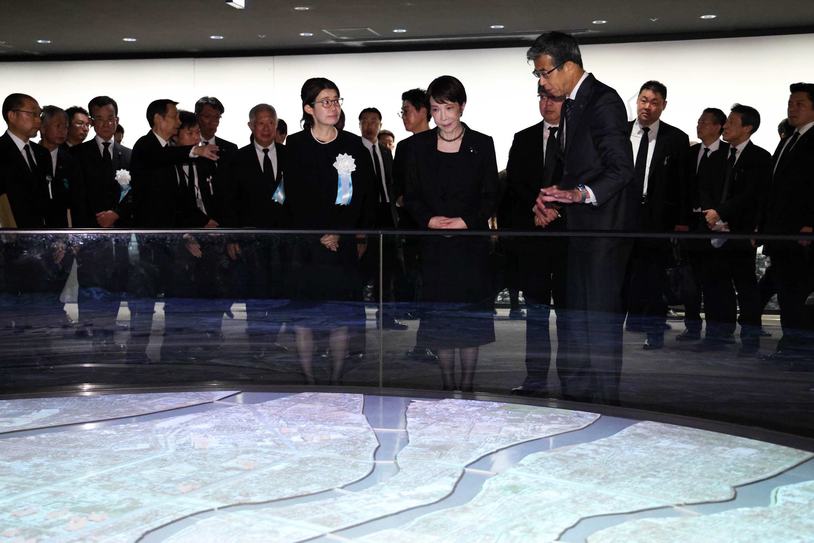 Prime Minister TAKAICHI visiting the Hiroshima Peace Memorial Museum (1)