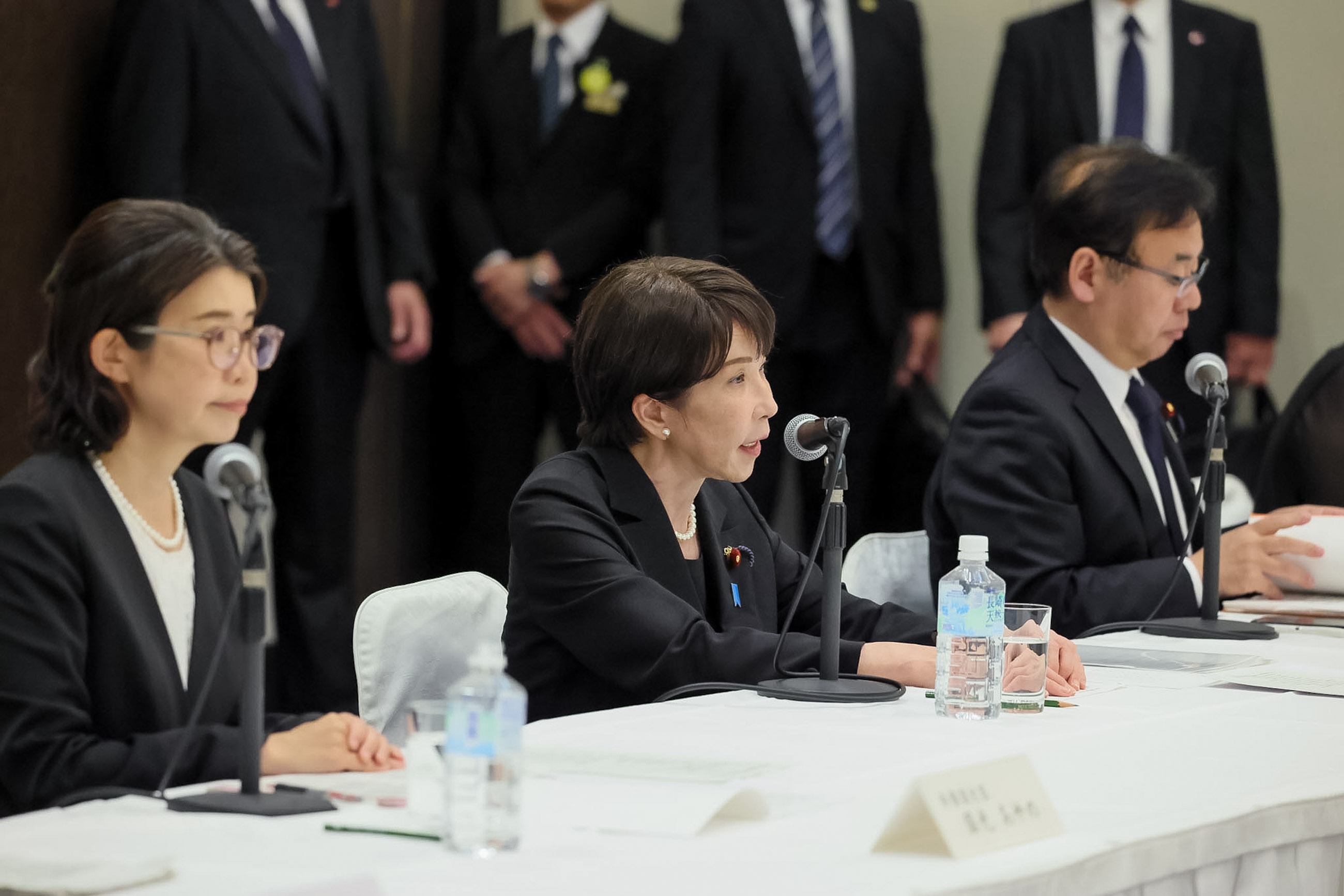 Prime Minister TAKAICHI receiving requests from representatives of atomic bomb survivors (2)