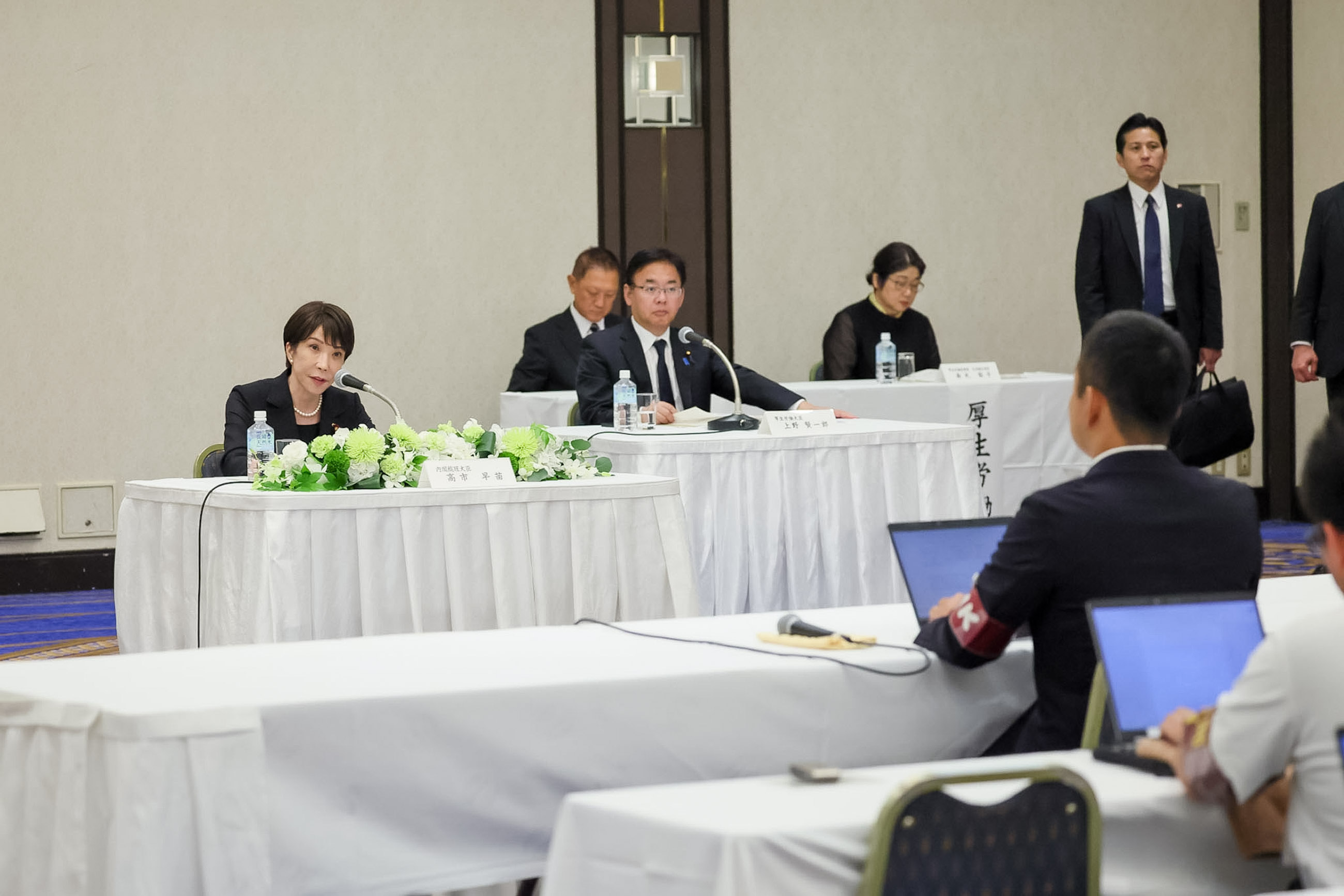 Prime Minister TAKAICHI speaking to the press (4)