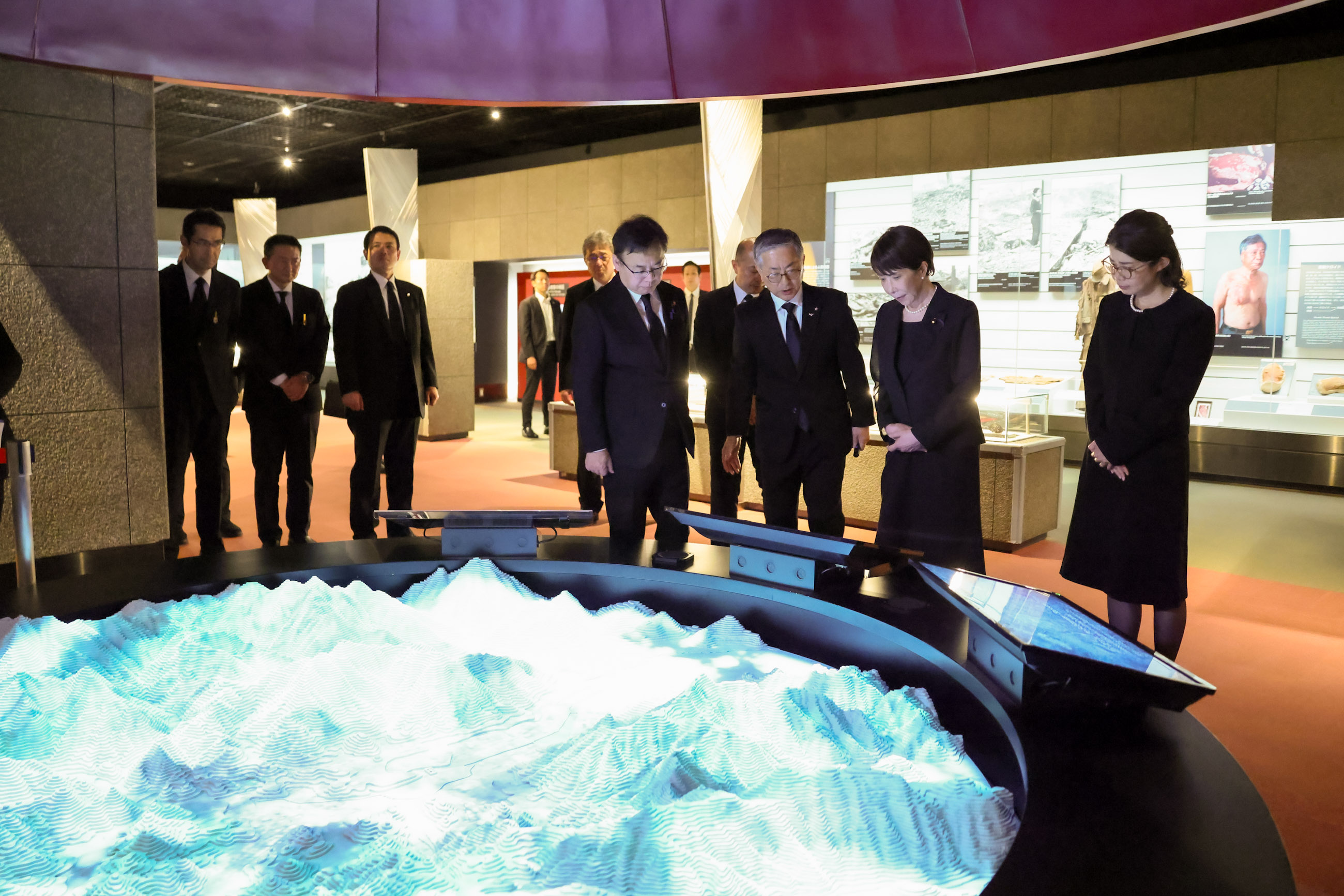 Prime Minister TAKAICHI visiting the Nagasaki Atomic Bomb Museum (2)