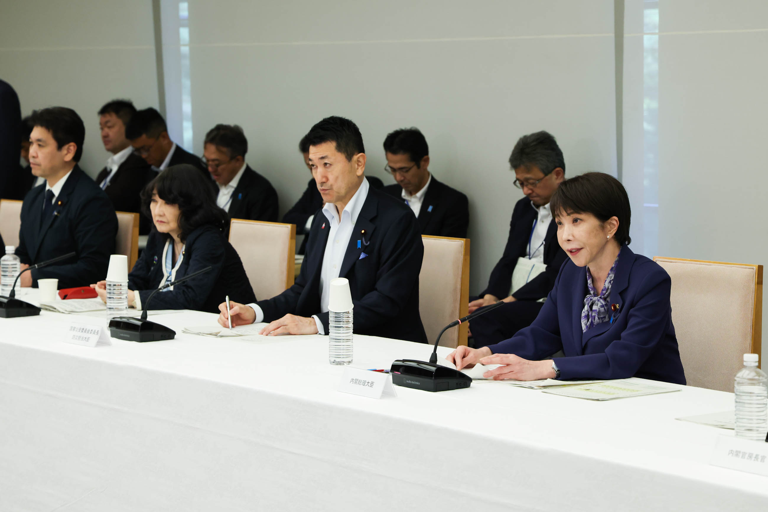 Prime Minster Takaichi wrapping up the meeting (4)
