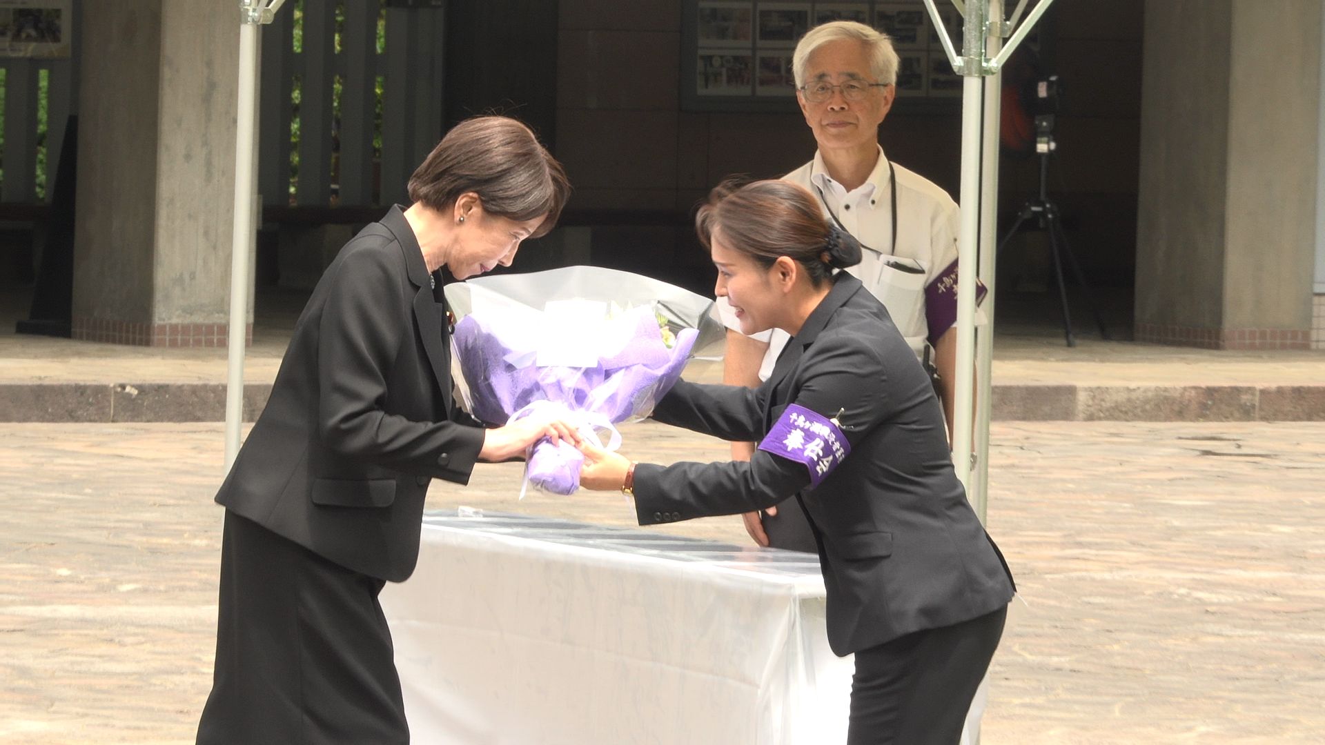 Prime Minister Takaichi offering prayers at Chidorigafuchi National Cemetery (2)