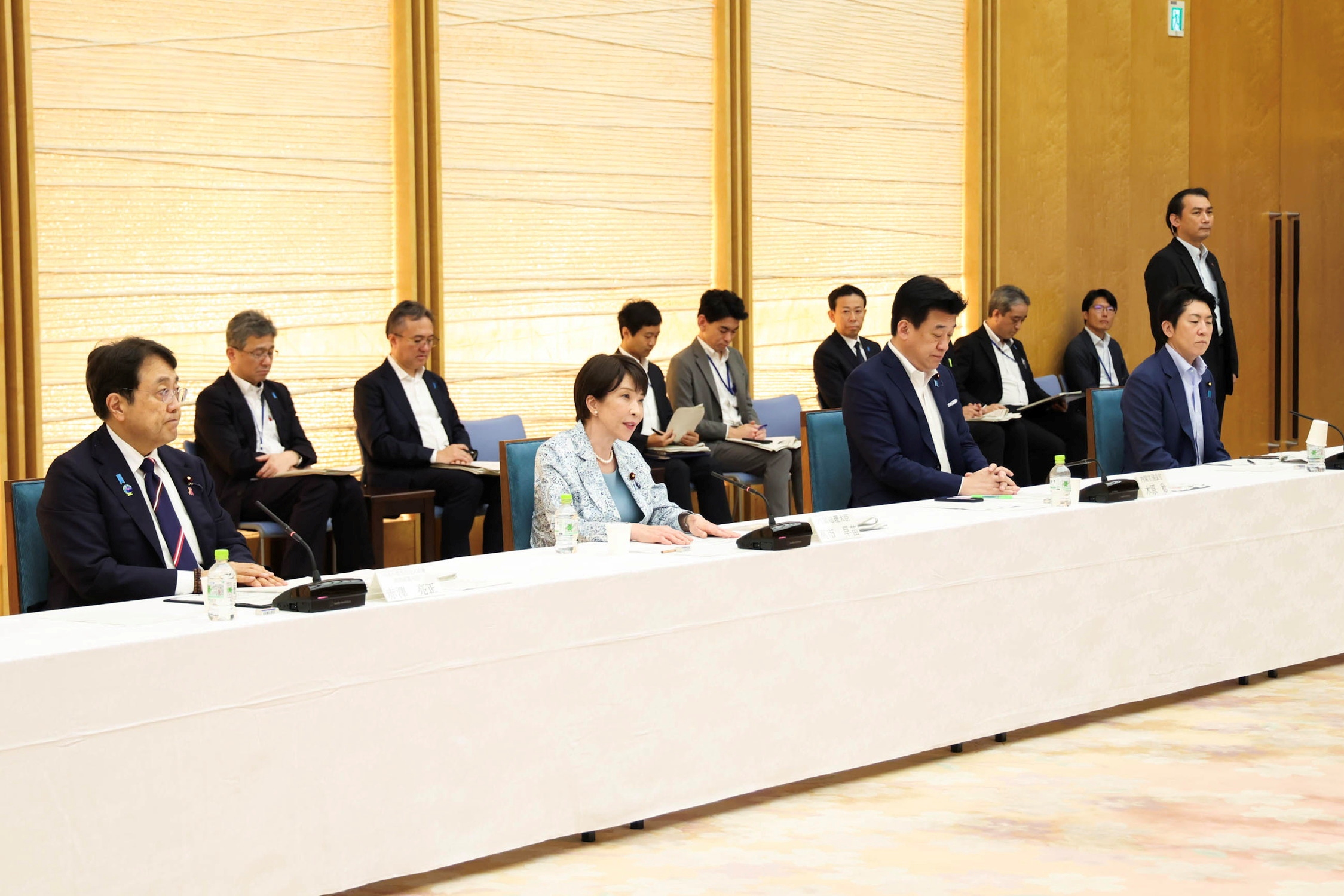 Prime Minister Takaichi wrapping up the meeting (3)