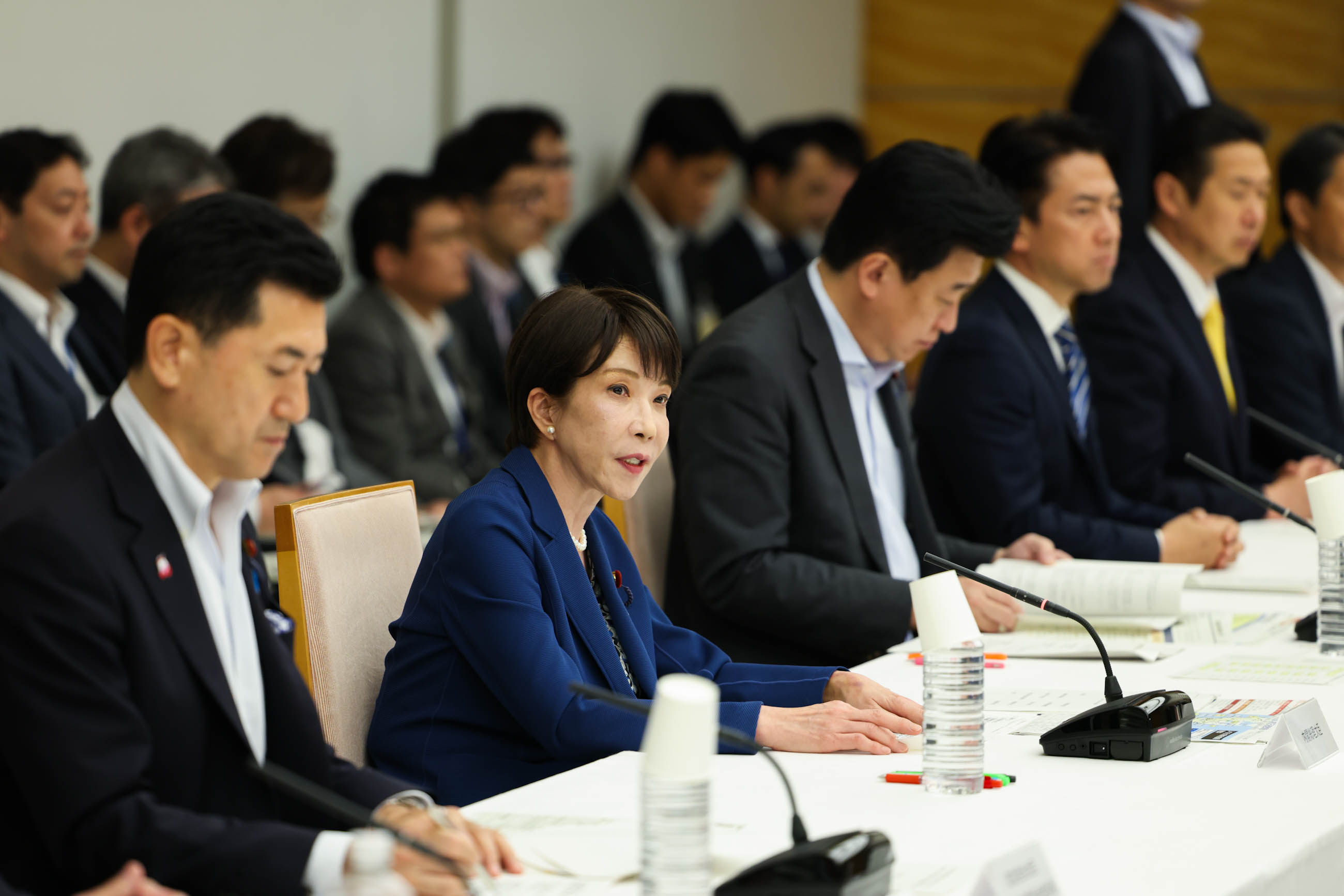 Prime Minister Takaichi wrapping up the meeting (1)